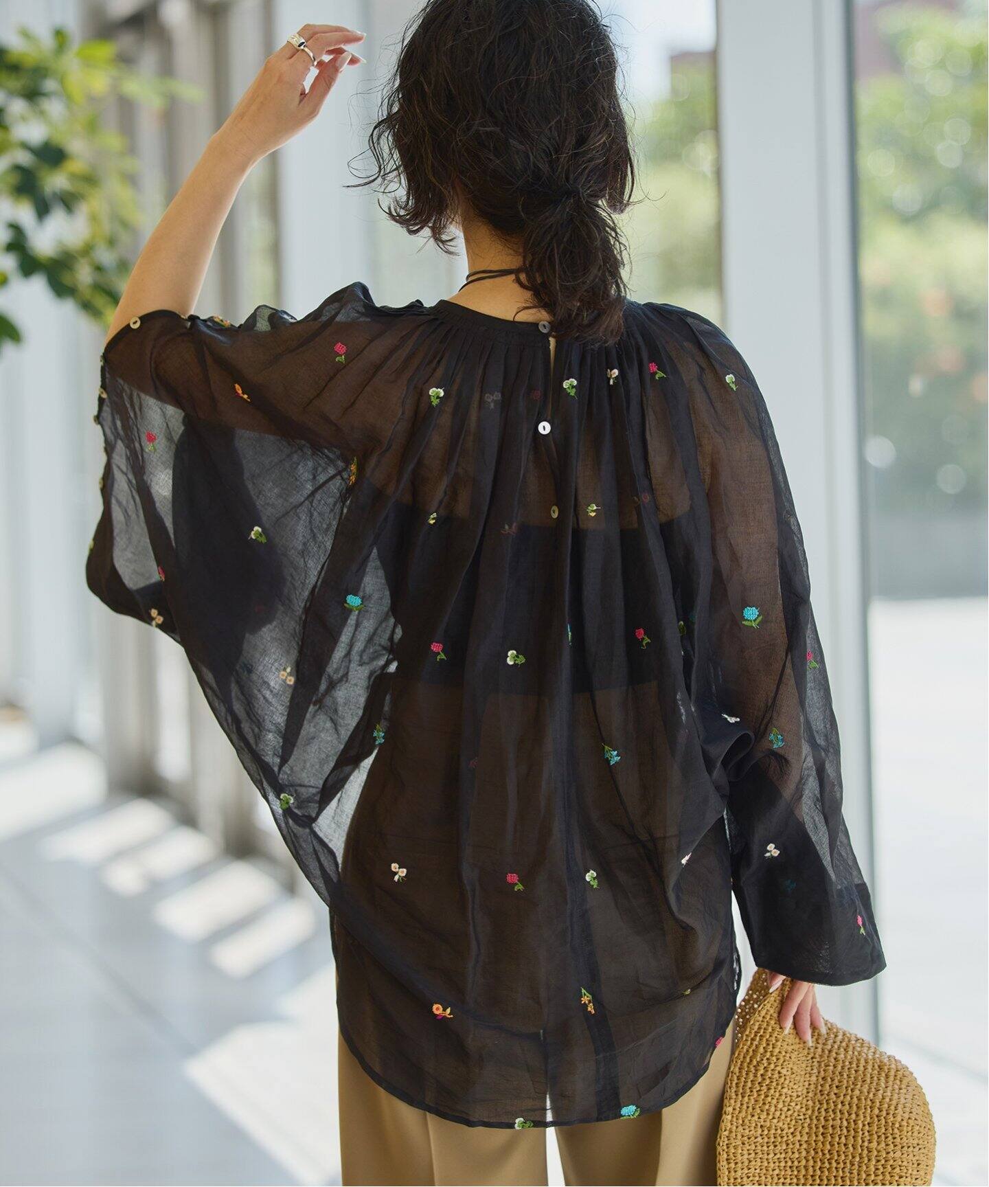 IENA LA BOUCLE フラワー刺繍ボレロブラウス（シャツ／ブラウス 