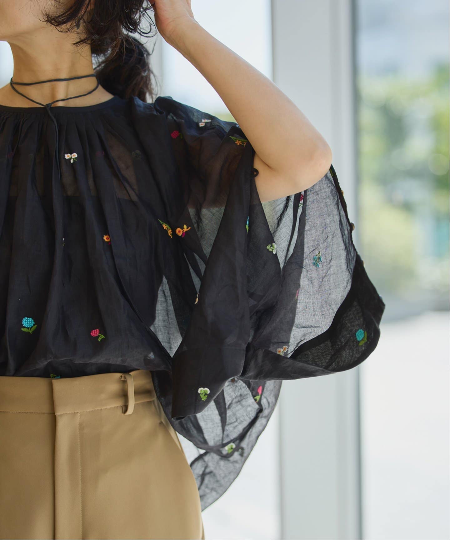 IENA LA BOUCLE フラワー刺繍ボレロブラウス（シャツ／ブラウス