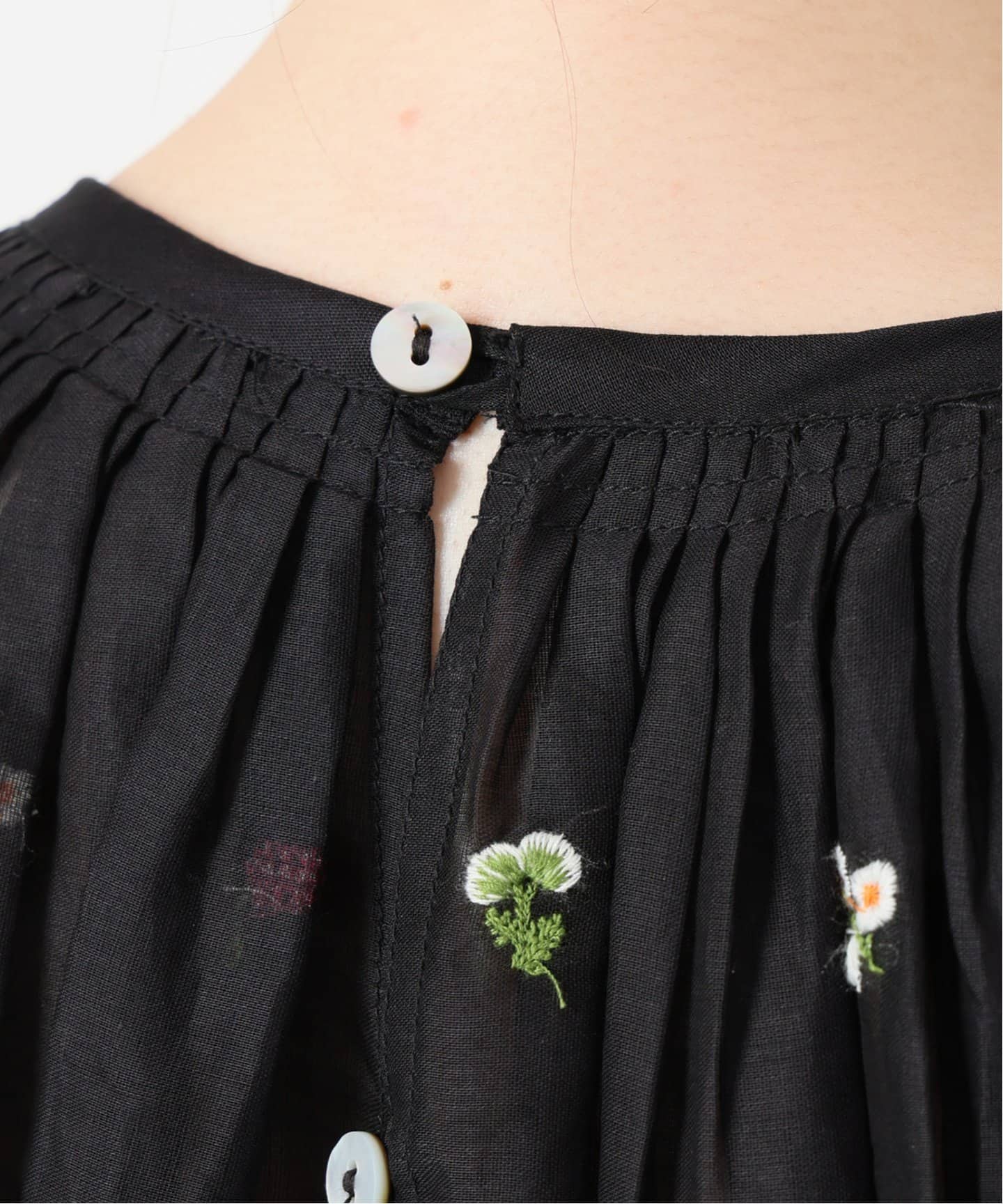 IENA イエナ フラワー 花刺繍 フラワー刺繍タックフレアスカート（ロング・マキシ丈スカート）｜IENA