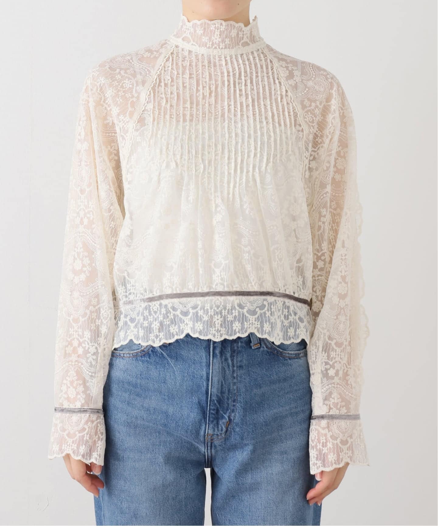 IENA LA BOUCLE チュールエンブロイダリーブラウス¥27,500税込 IENA LA BOUCLE チュールエンブロイダリーブラウス（シャツ