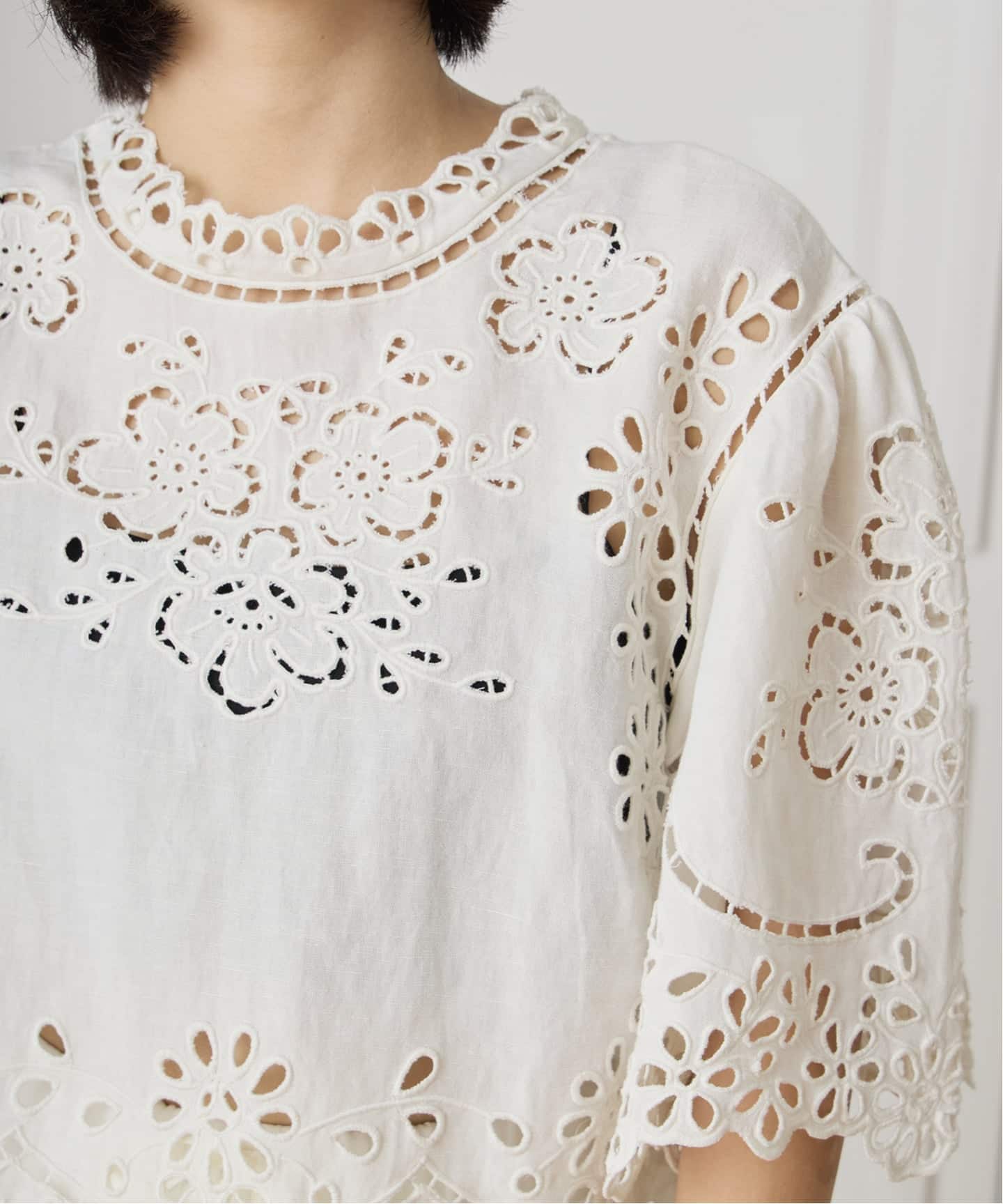SEA NEW YORK/シー ニューヨーク LULA EMBROIDERY S/SLV TOP PF25-016