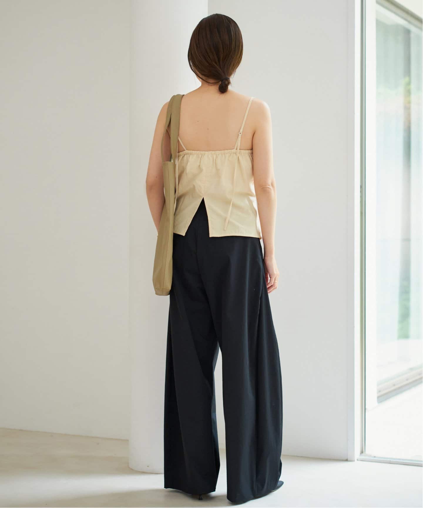 予約》le / ル DRAPE SLEEVELESS トップス（キャミソール