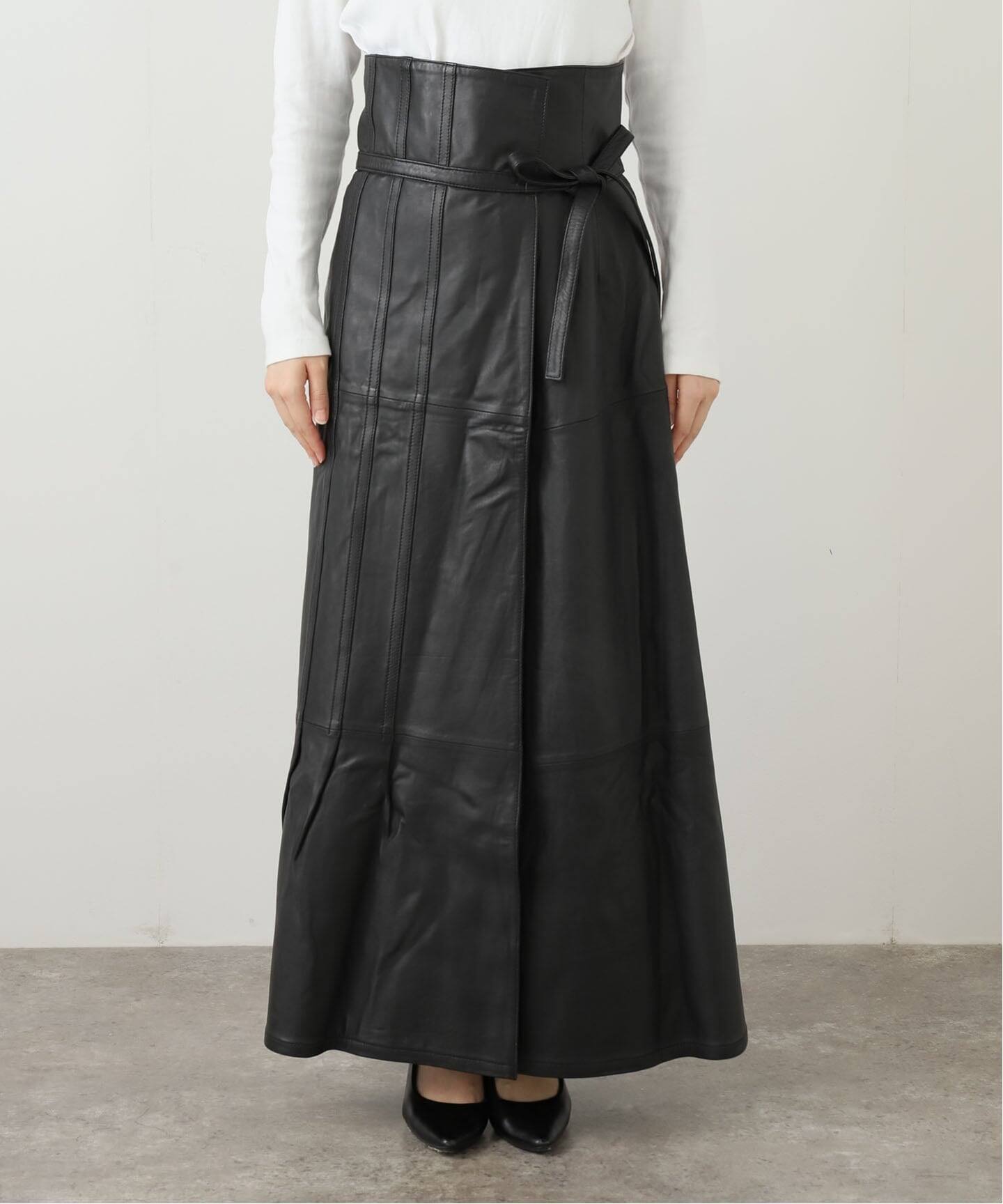 スカート Grain Finish Asymmetric Skirt - black スカート Grain Finish Asymmetric Skirt - black Grain Finish