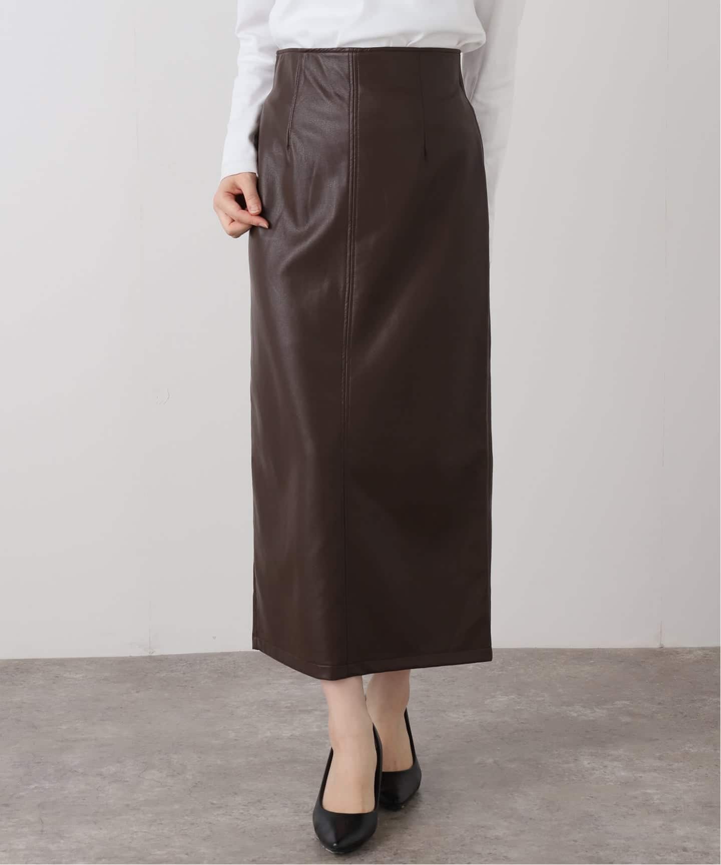 【DE LA VALI／デ・ラ・ヴァリ】フェザー装飾 スリットロングスカート DE LA VALI／デ・ラ・ヴァリ】フェザー装飾 スリットロングスカート