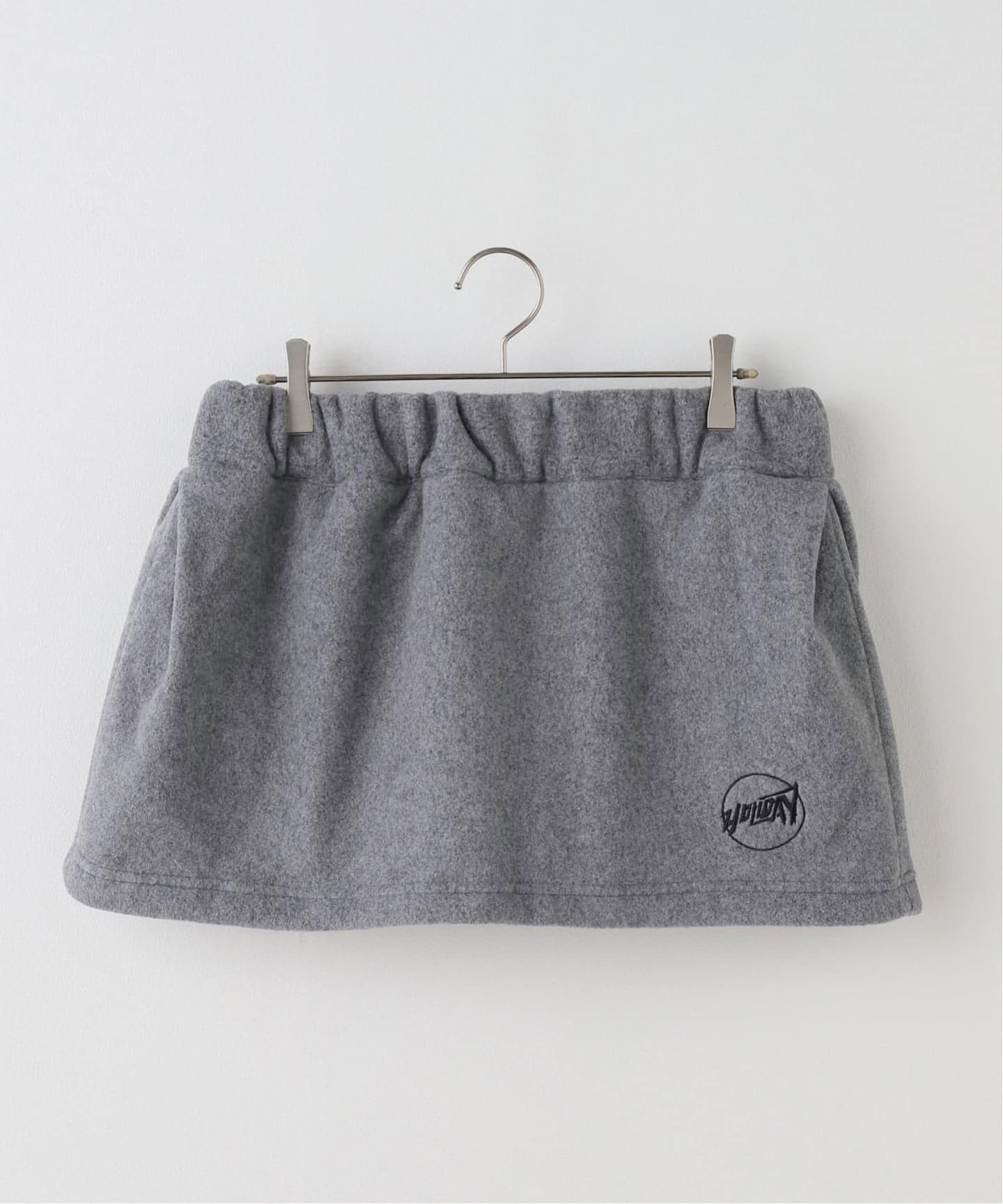 一部店舗+WEB限定》HOLIDAY/ホリデイ CLASSIC FLEECE TUCK MINI SK
