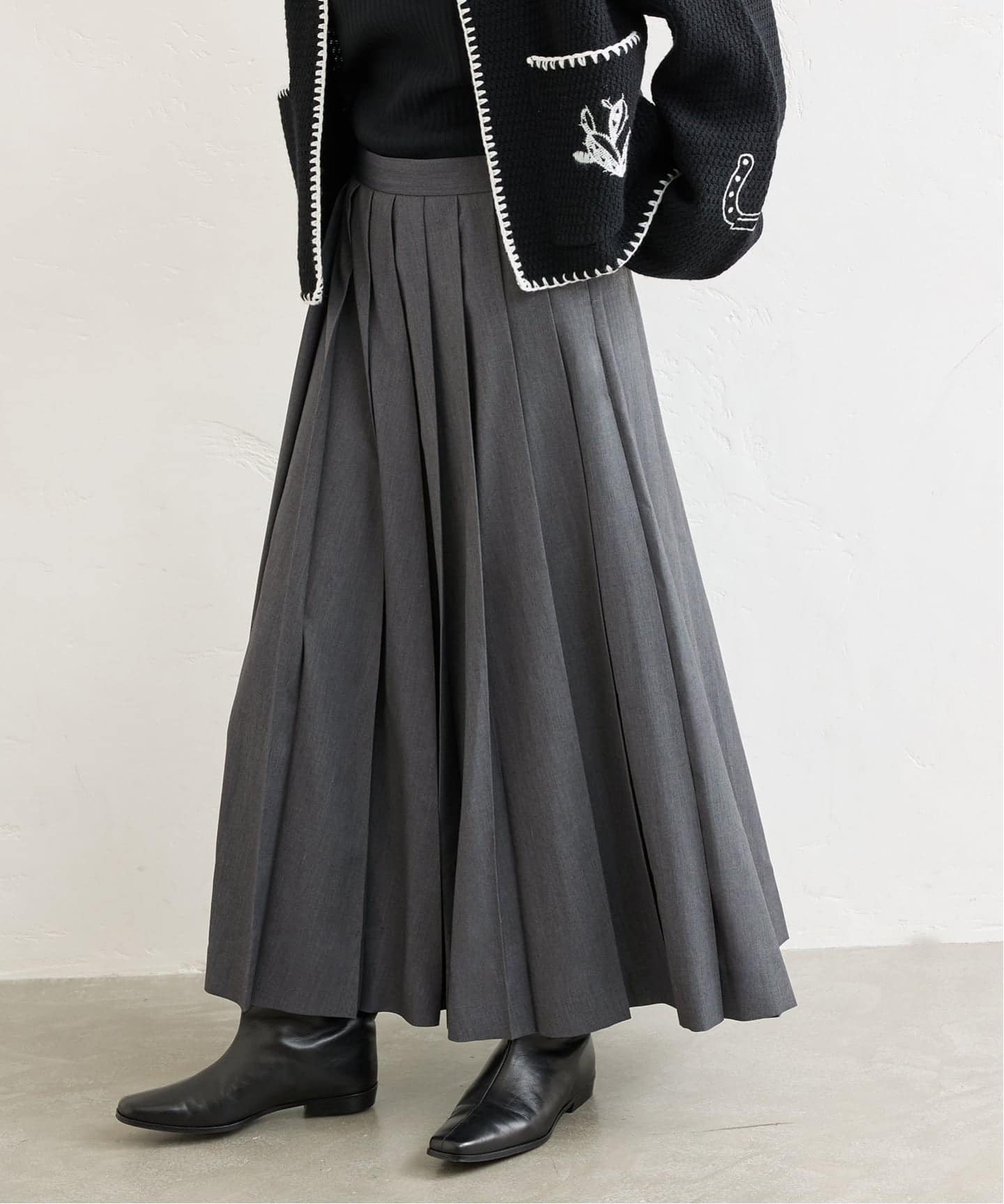 プリーツロングスカート
