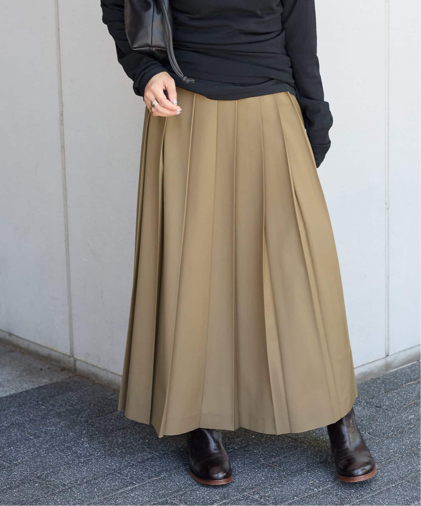 プリーツロングスカート