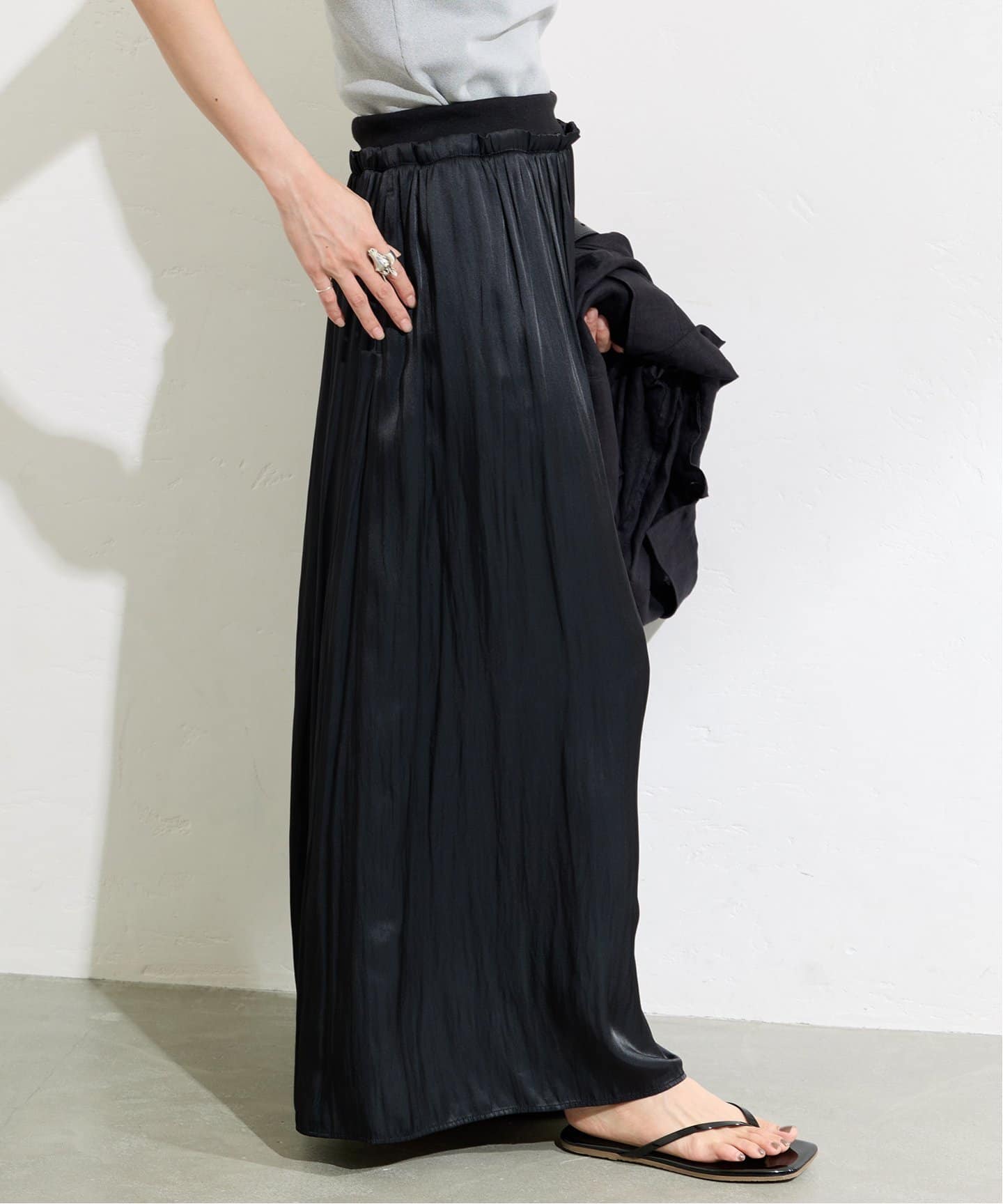 美品■ジャーナルスタンダード 23AW メモリーチェックスカート 紺 JOURNAL STANDARD（ジャーナルスタンダード）の「《WEB限定追加2
