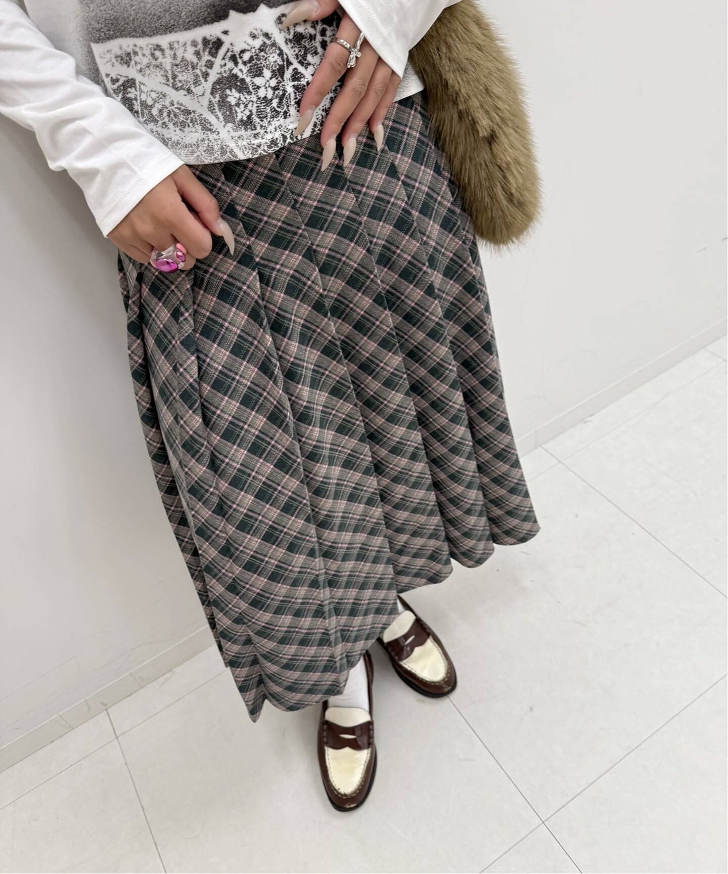 プリーツチェックスカート（ひざ丈スカート）｜Oriens JOURNAL