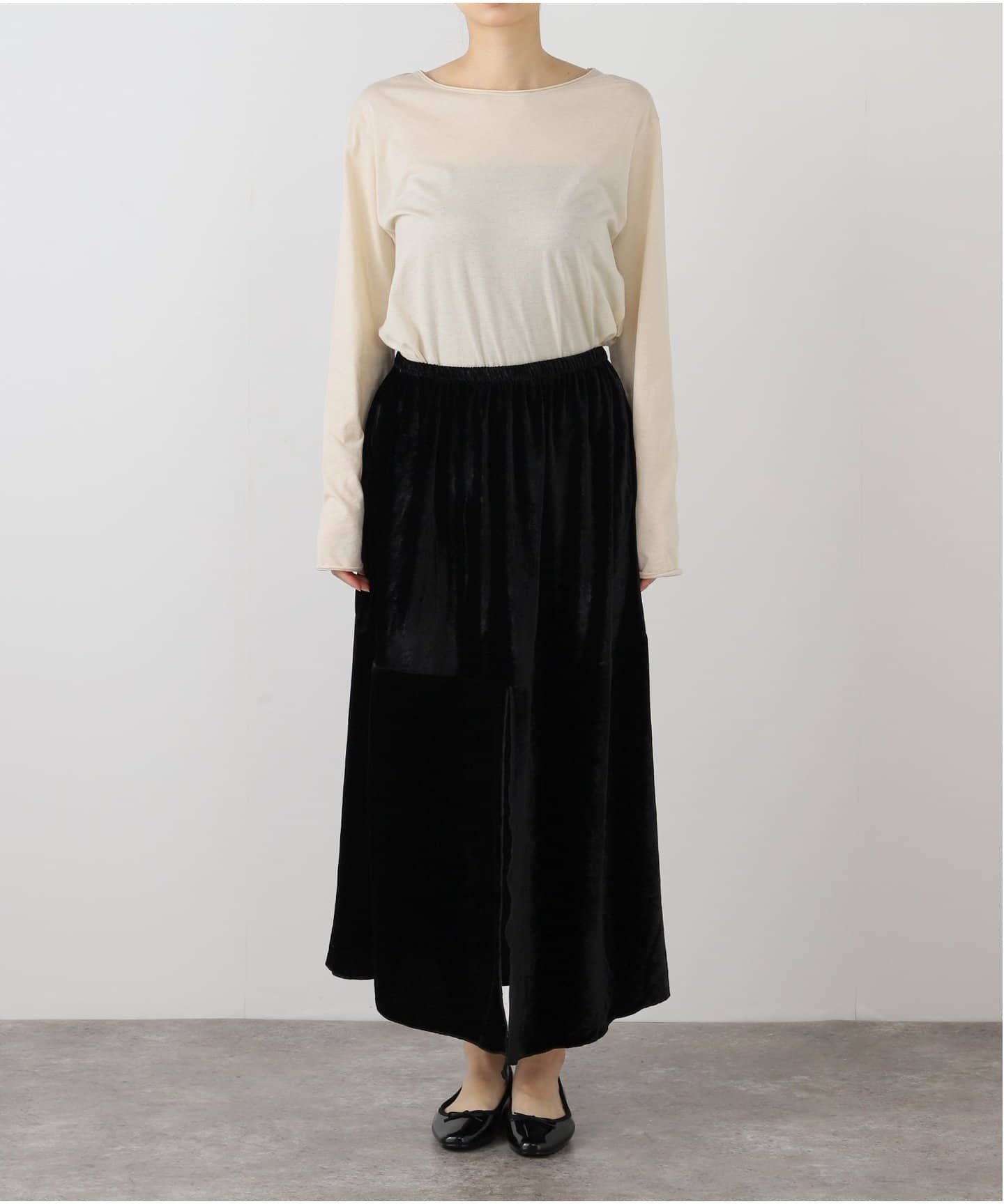 BASERANGE ベースレンジ 25SS OLIN SKIRT シルクベルベットロングスカート SKOLI-VE-SP25 XS BLACK ベロア イージー 定価43,560円 ボトムス【新古品】【中古】【BASERANGE】 BASERANGE/ベースレンジ】OLIN SKIRT / SKOLI-VE-SP25（ロング・マキシ