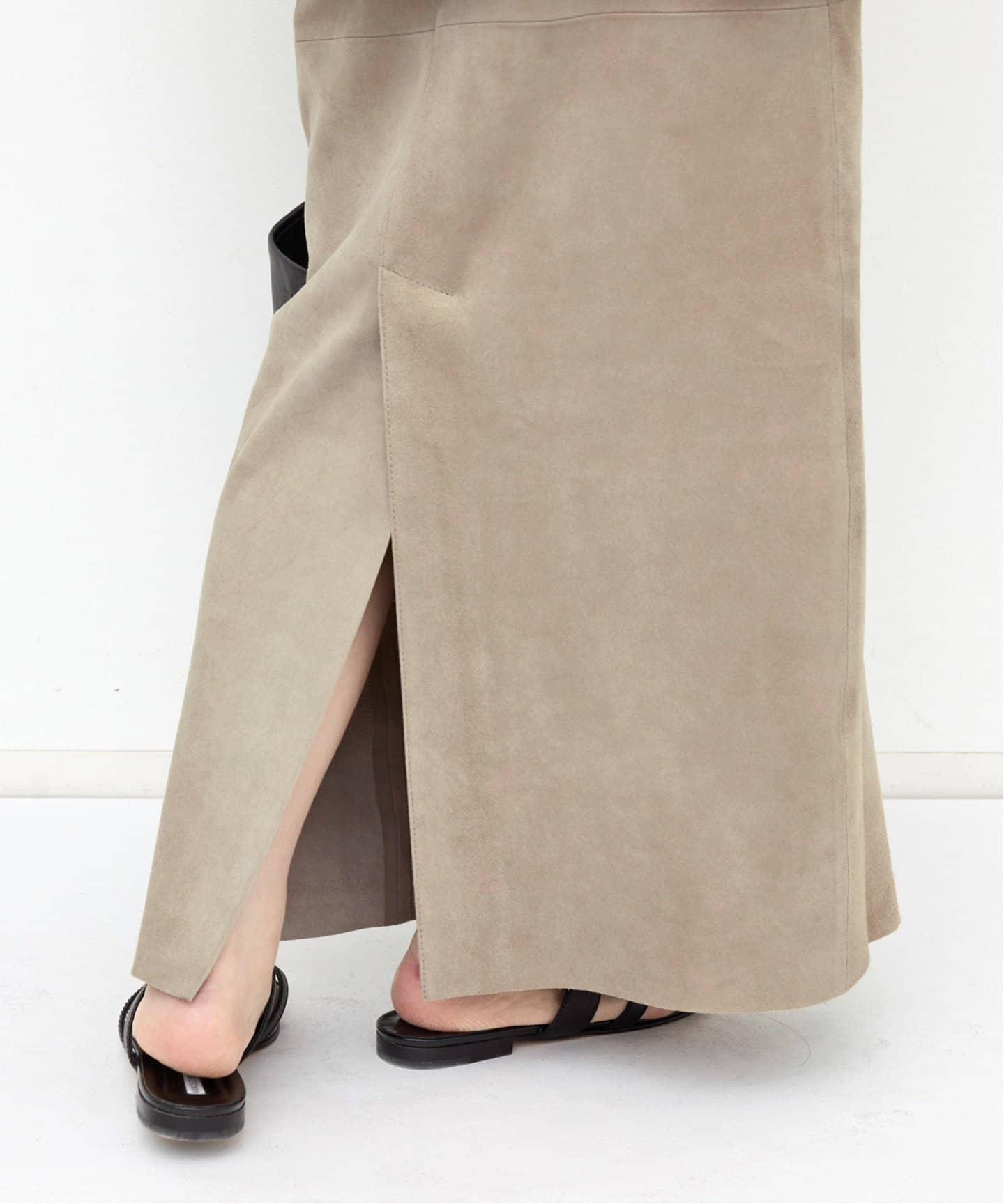 L'Appartement フェイクスエードマキシスカート　ベージュ GOAT SUEDE SKIRT（ロング・マキシ丈スカート）｜L'Appartement