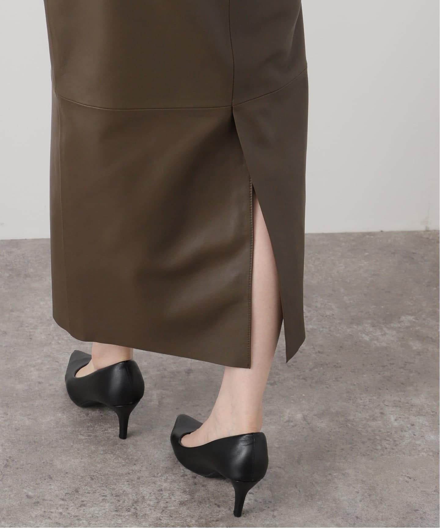 SHEEP LEATHER TIGHT SKIRT（その他スカート）｜L'Appartement
