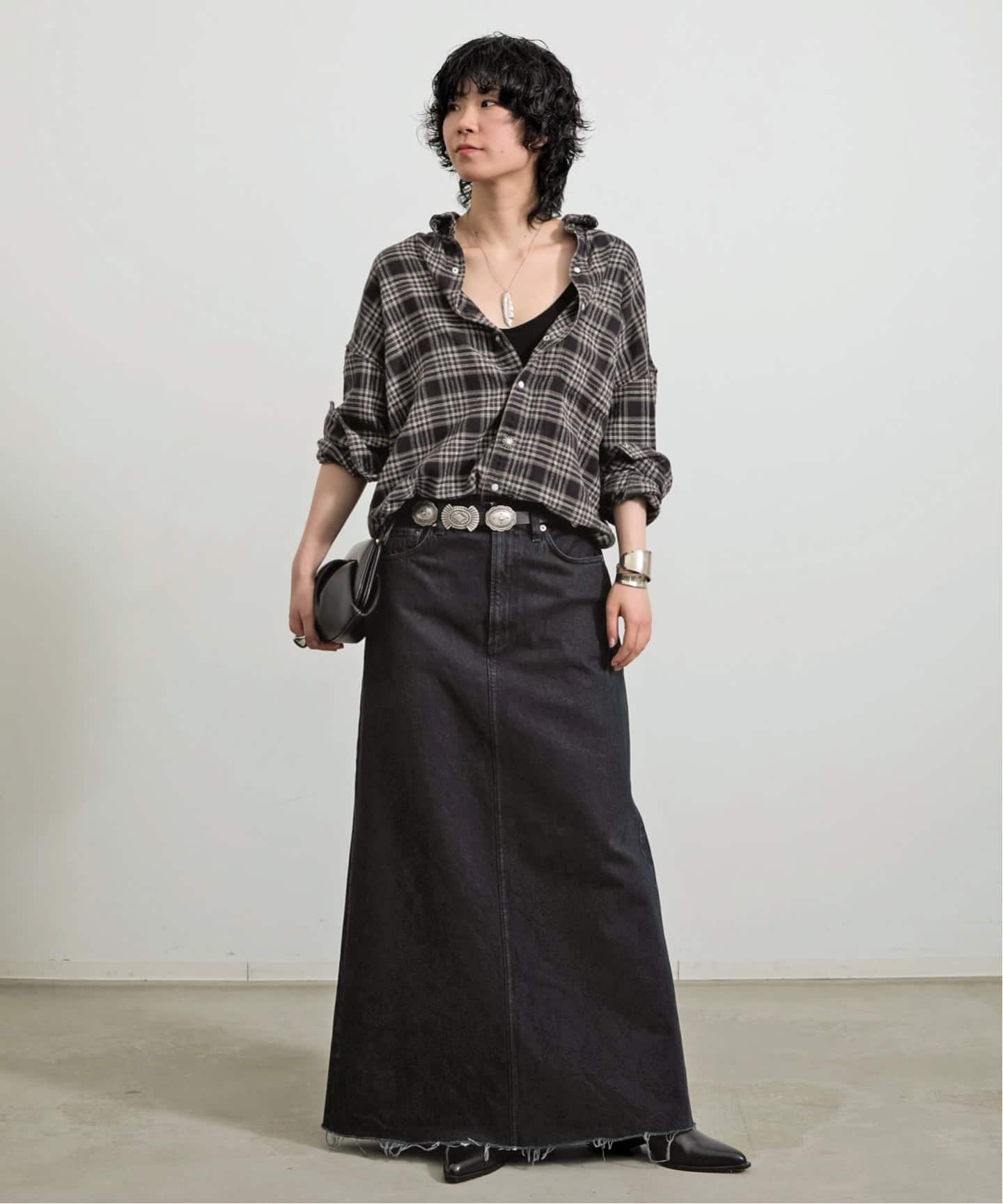 極美品【AGOLDE/エーゴールドイー】HILLA SKIRTデニムスカート25 予約》【AGOLDE/エーゴールドイー】 HILLA SKIRT（デニム