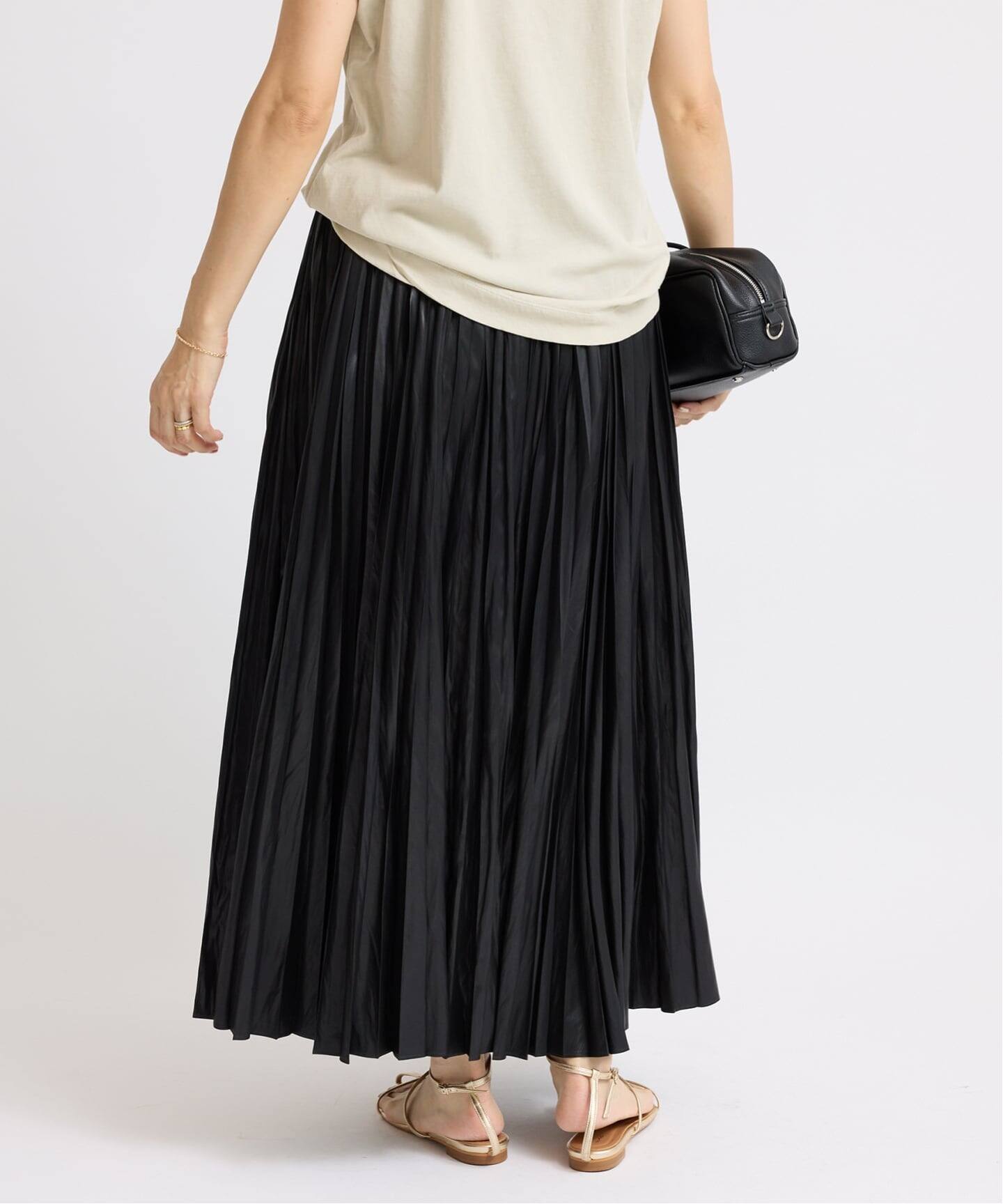 レザーライクサテンプリーツスカート（ロング・マキシ丈スカート