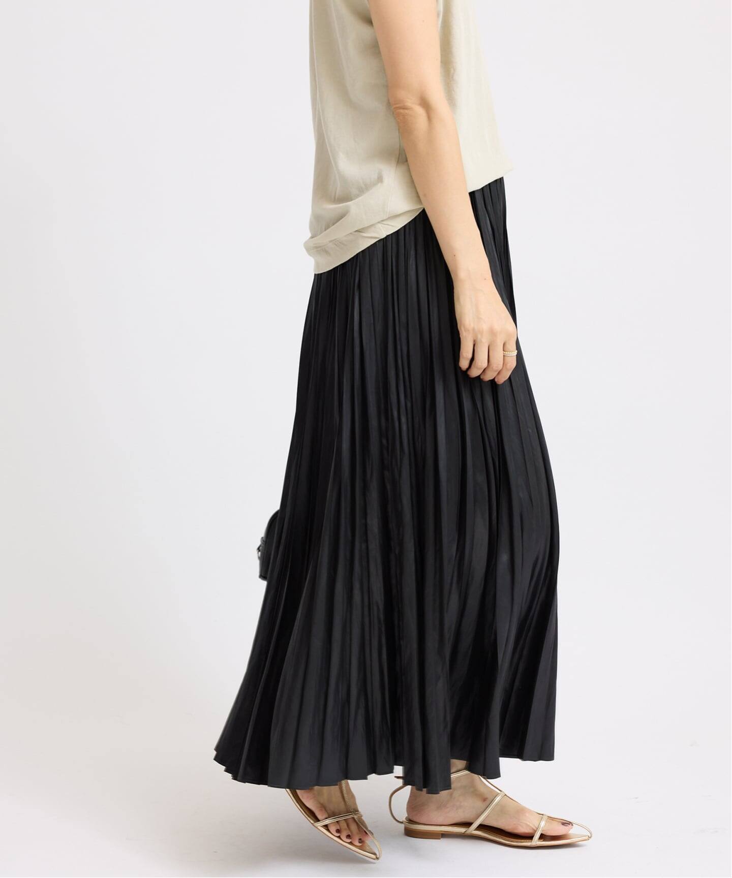 レザーライクサテンプリーツスカート（ロング・マキシ丈スカート