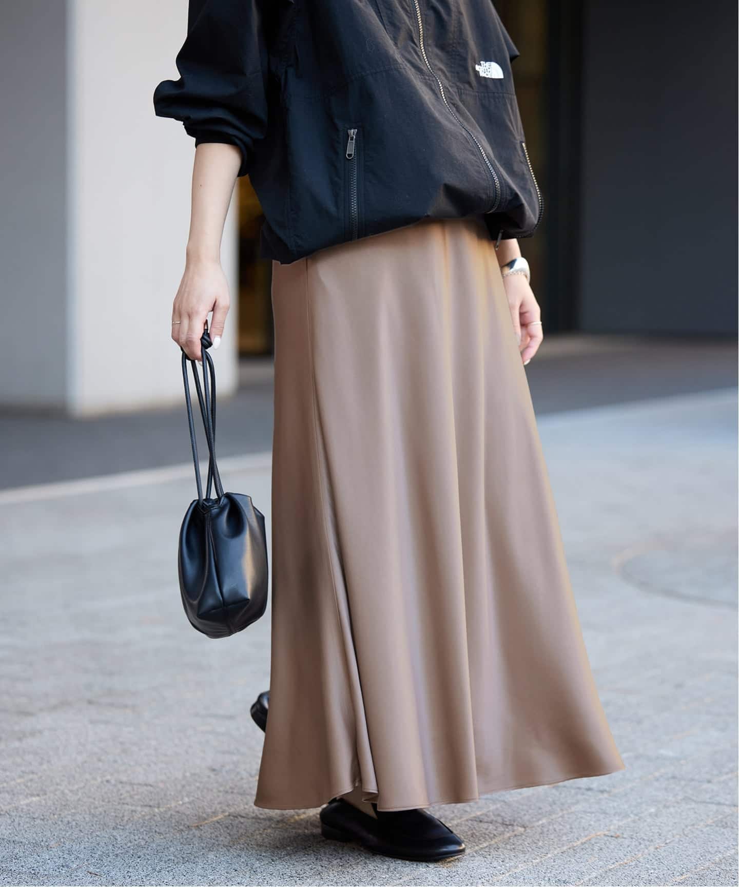 WEB限定カラー有り/追加》グロッシーサテンフレアスカート（ロング