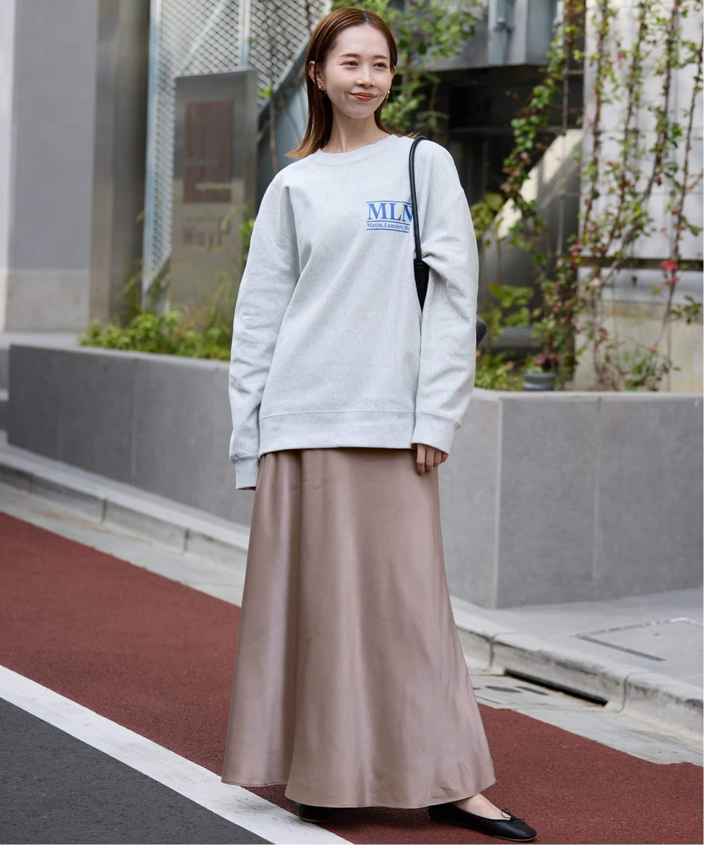 WEB限定カラー有り/追加》グロッシーサテンフレアスカート（ロング