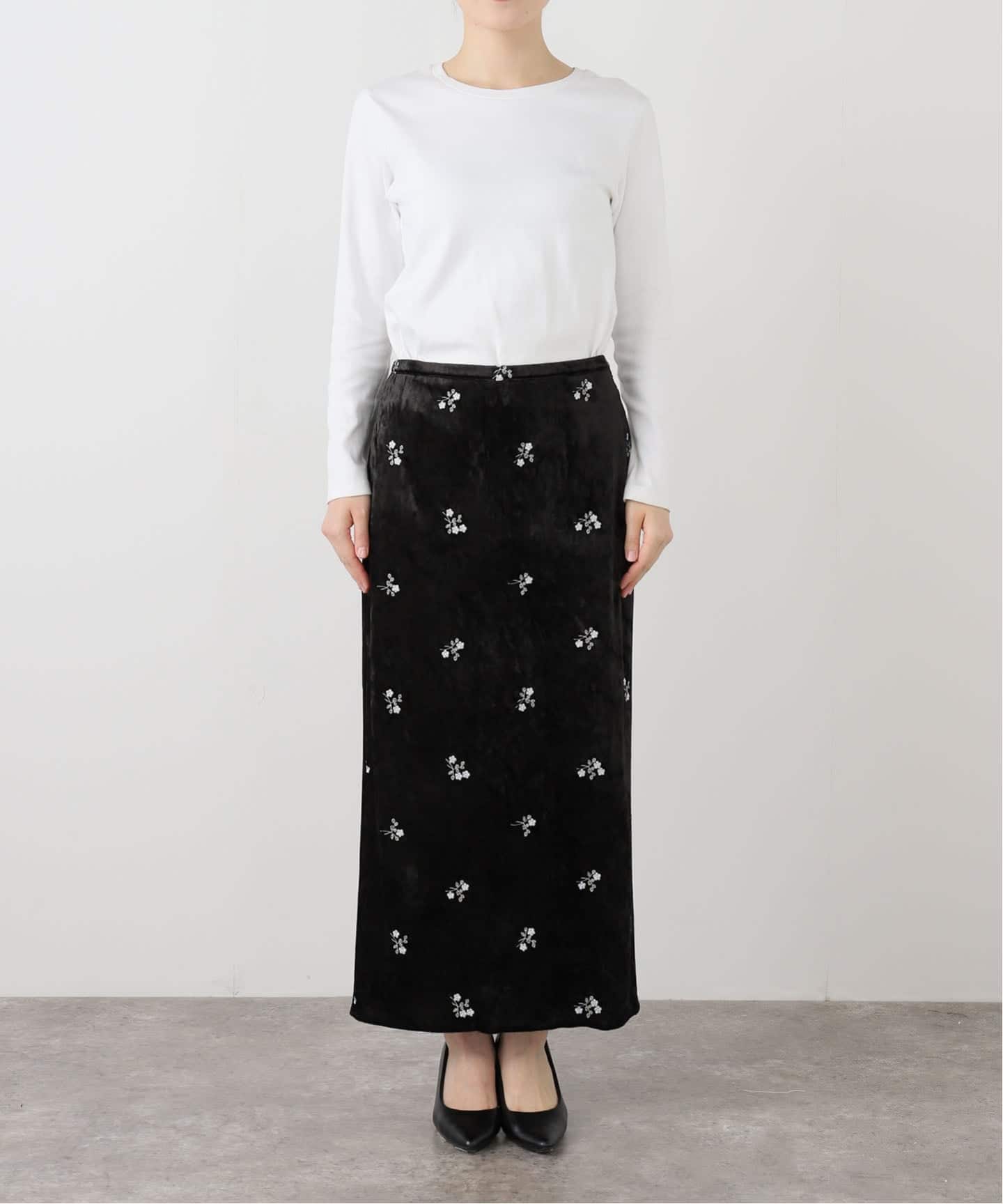 SLOBE IENA フラワーエンブロイダリーベロアスカート フラワーエンブロイダリーベロアスカート（ロング・マキシ丈