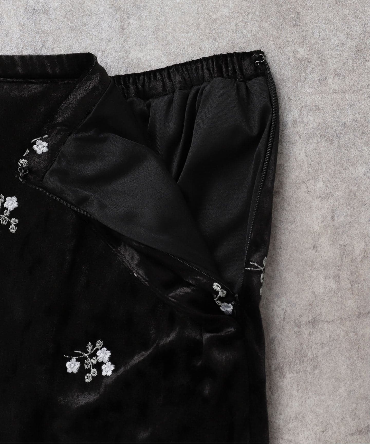 フラワーエンブロイダリーベロアスカート（ロング・マキシ丈