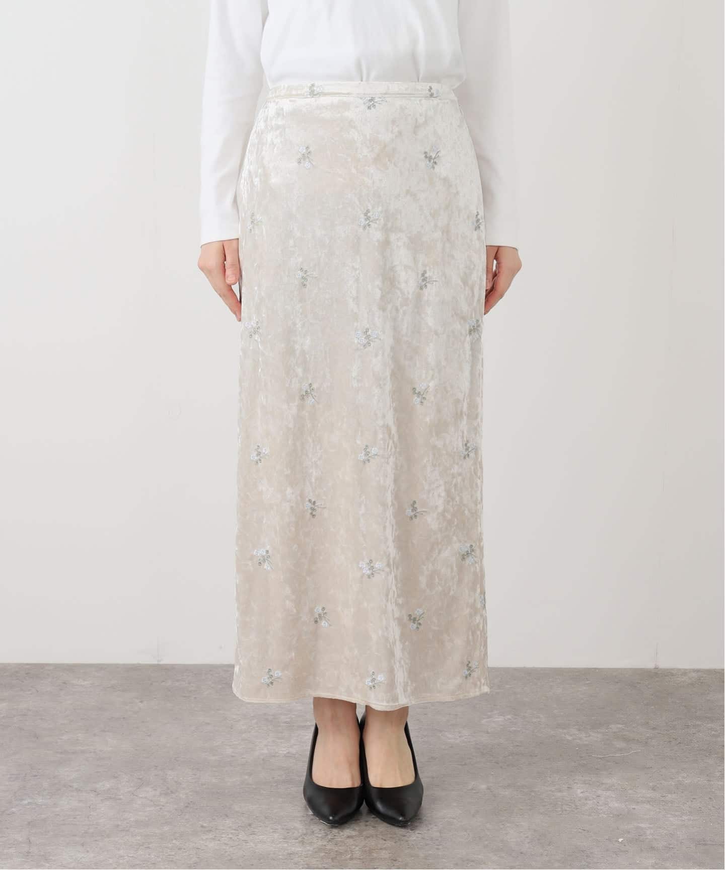 SLOBE IENA フラワーエンブロイダリーベロアスカート フラワーエンブロイダリーベロアスカート（ロング・マキシ丈