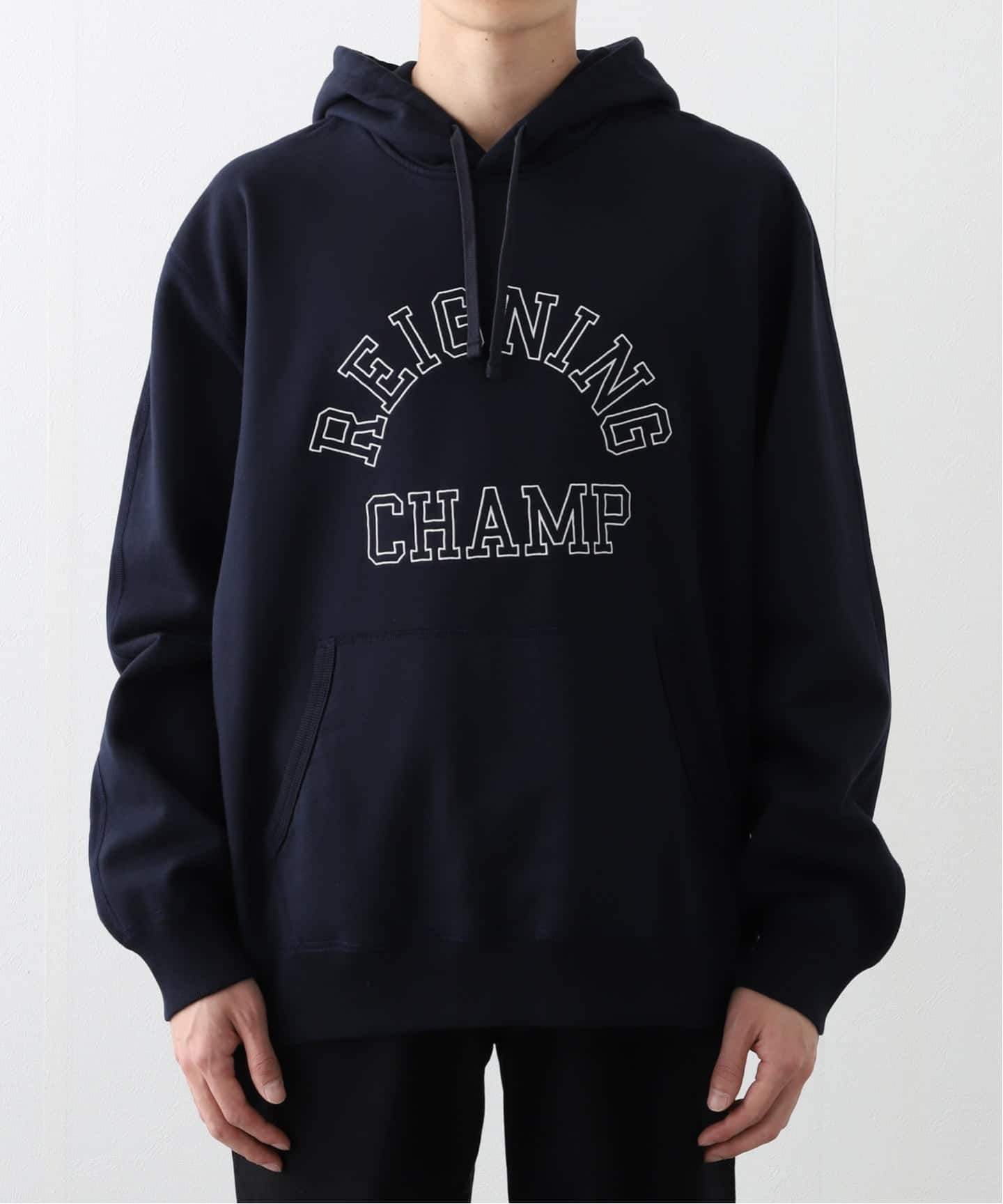 MIDWEIGHT TERRY ARCH LOGO STANDARD HOODIE（パーカー）｜REIGNING