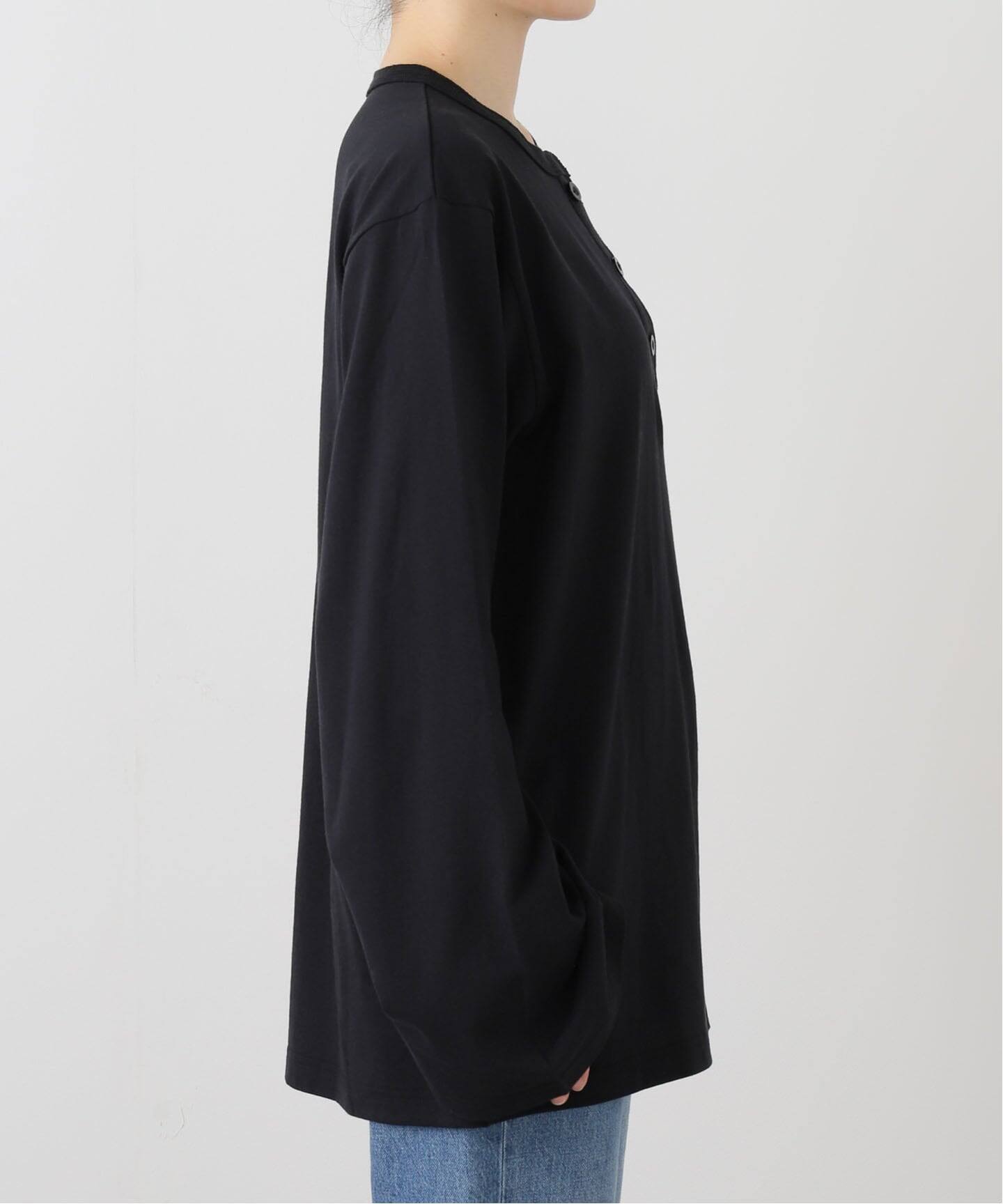 Hanes originalsヘンリーネックロングスリーブTシャツ by THE DODO