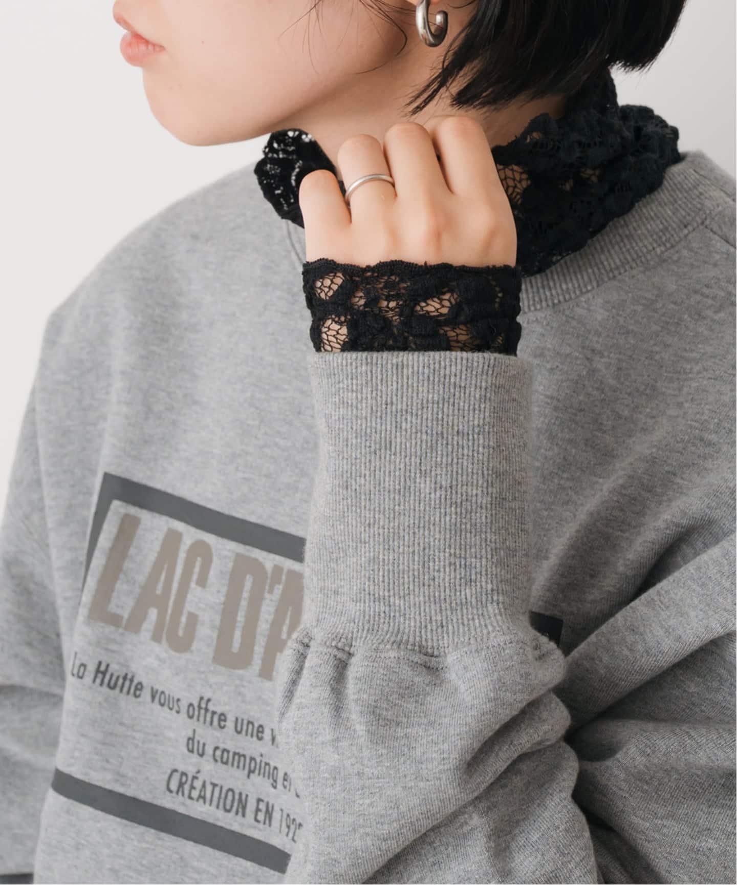 シュリンクレースハイネックプルオーバー（Tシャツ／カットソー