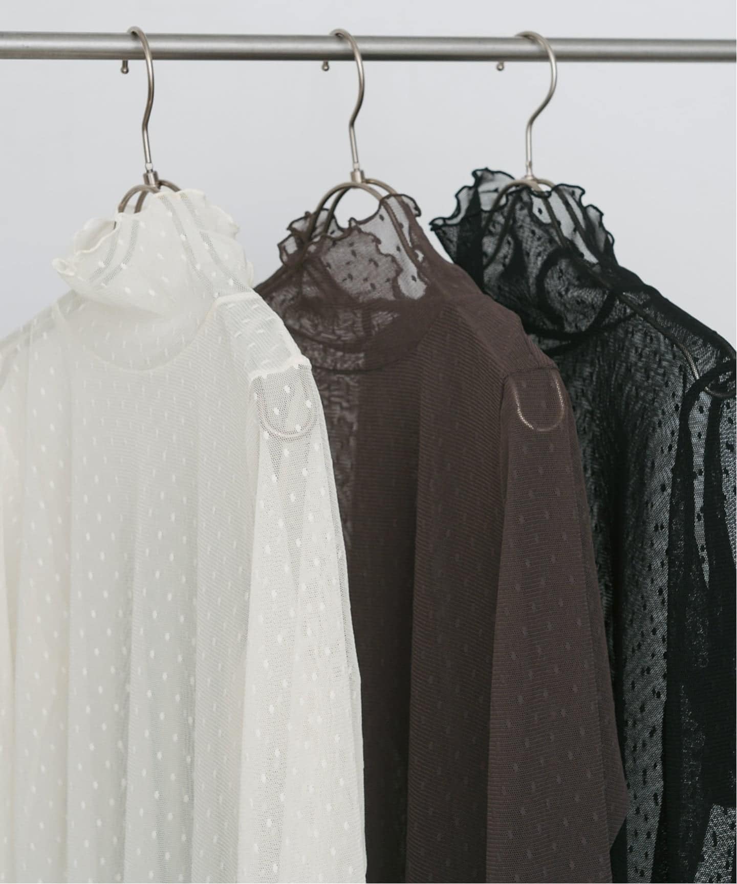 追加4WEB限定予約》ドットチュールハイネックプルオーバー（Tシャツ