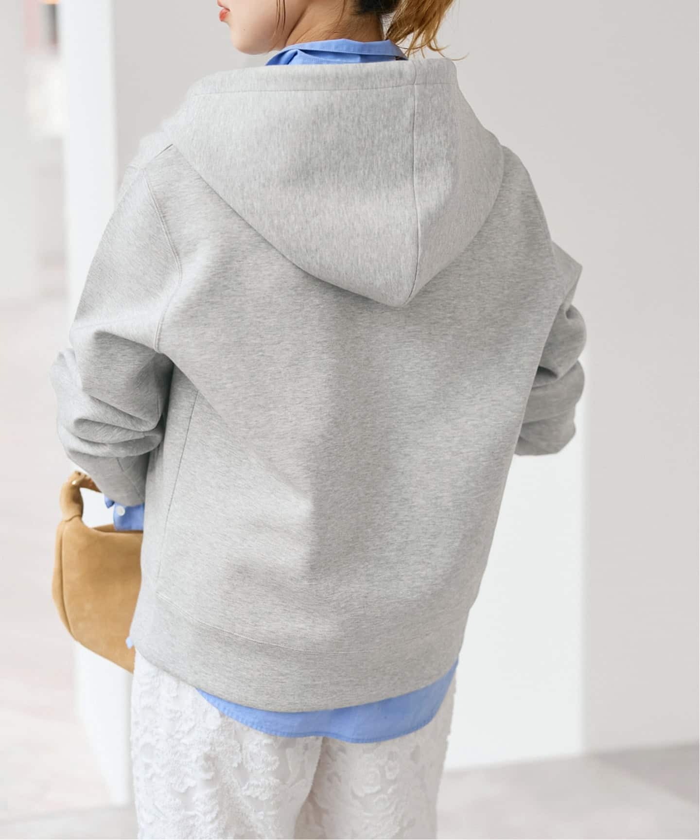 【Spick and Span】ストレッチジップフードパーカー グレー 追加4》ストレッチジップフードパーカー（パーカー）｜Spick & Span