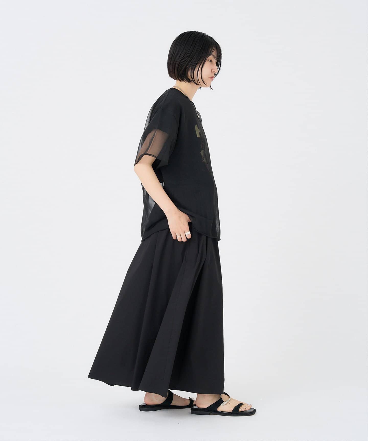 HARDY NOIR アルディーノアール Tシャツ ブラック 黒 サイズ:FREE | 23春夏 フォトプリント 半袖 Tシャツ / カットソー | クルーネック ハーフスリーブ コットン | 日本製 | トップス【レディース】【中古】 HARDY NOIR（アルディーノアール） tシャツ Hロゴ Tシャツ レディース