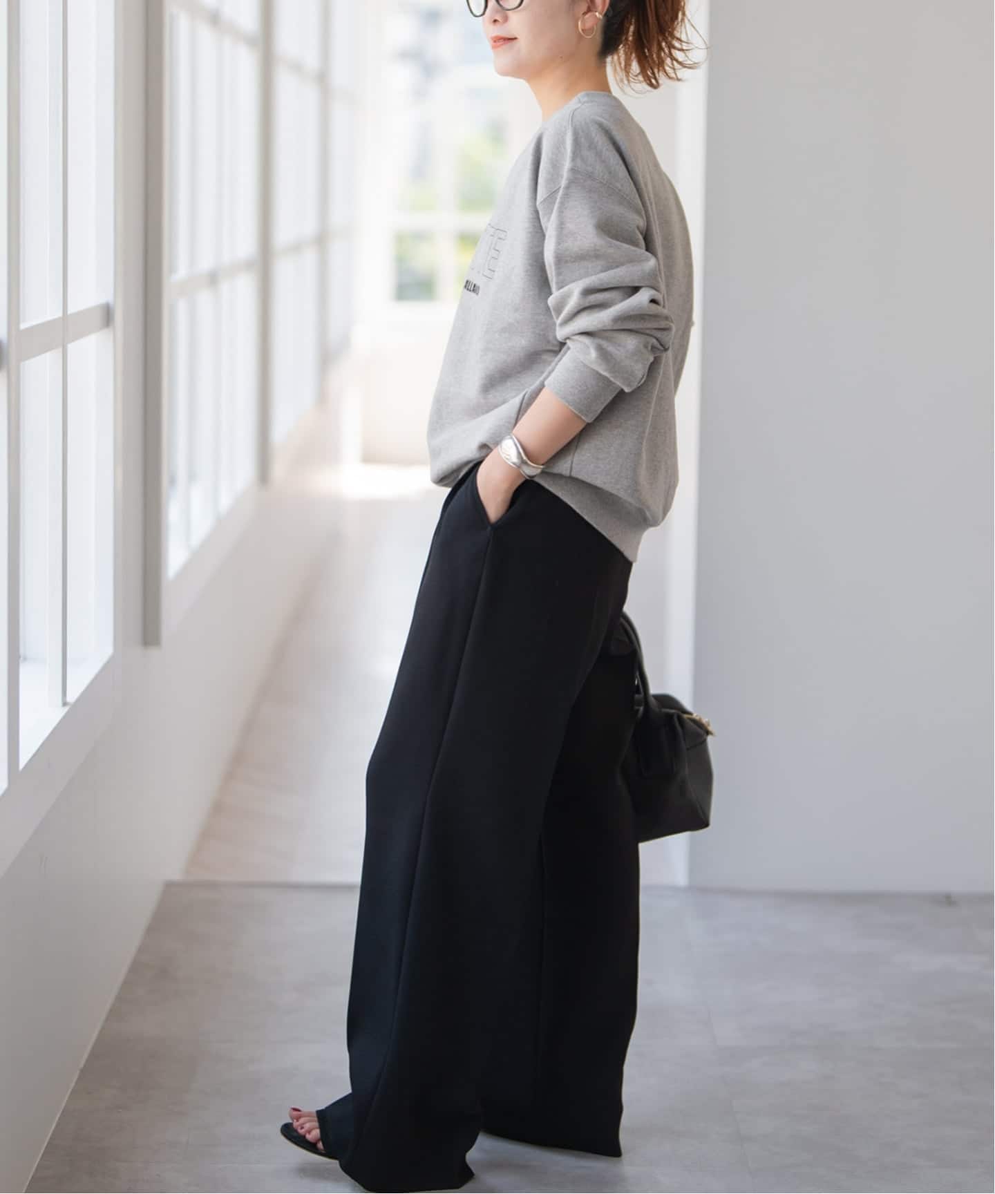 追加予約》La Hutte / ラ ユット 別注Vネックスウェット