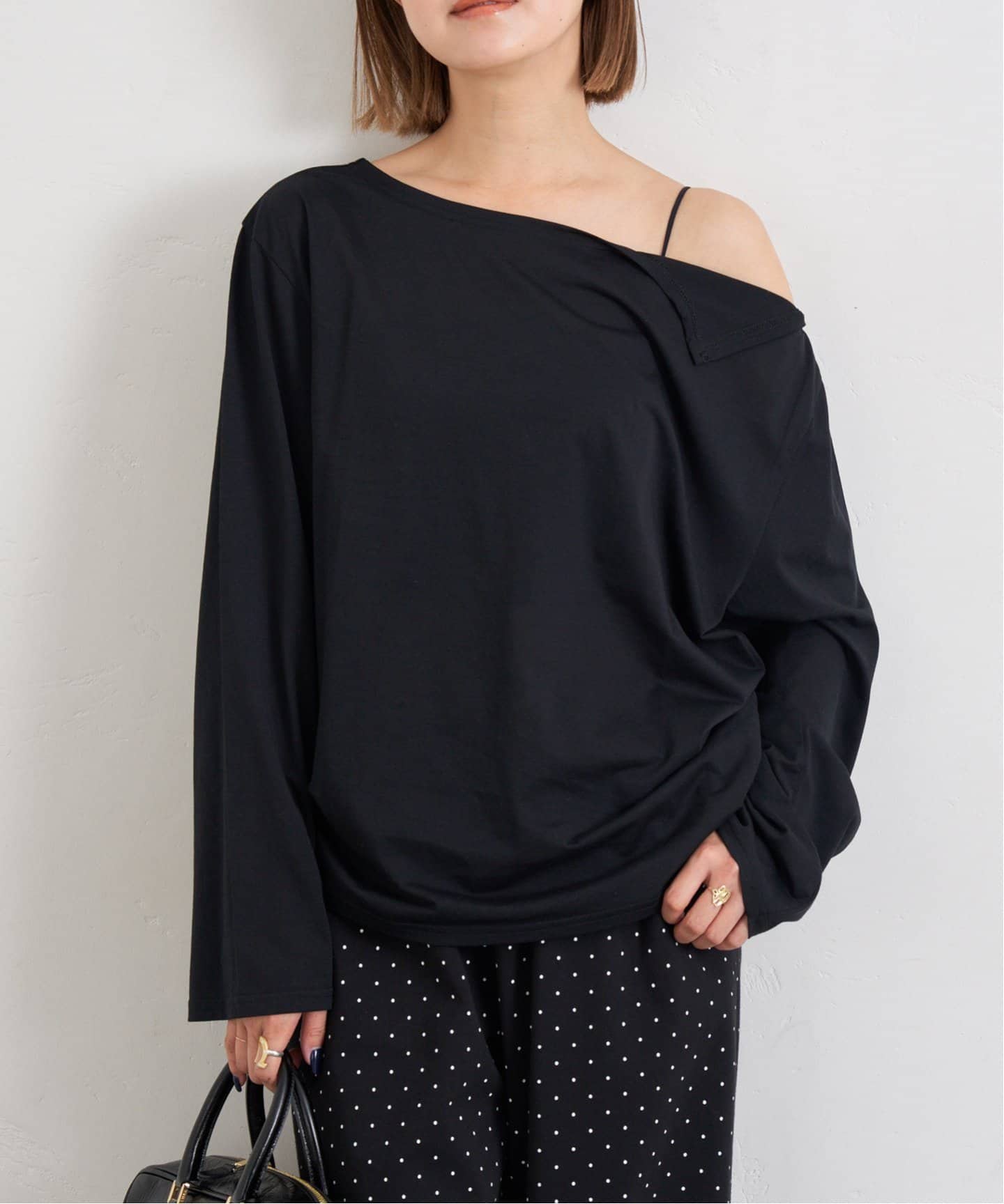 アシメオフショルオーバーカットソー（Tシャツ／カットソー）｜U