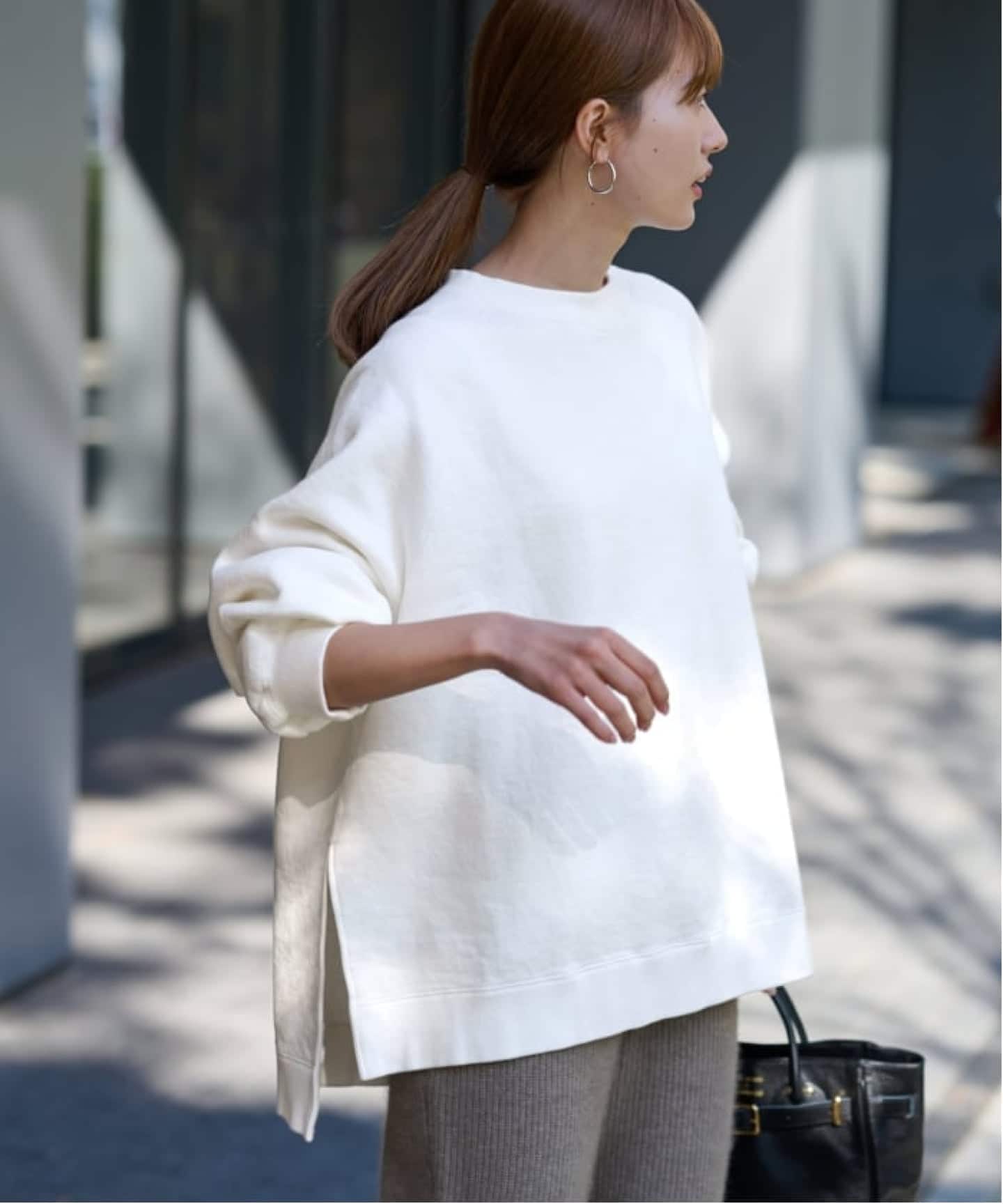 【新品未使用】FRAMeWORKフレームワーク　ラグランポンチョスエットホワイト ≪WEB限定 / 追加≫ラグランポンチョスエット（スウェット