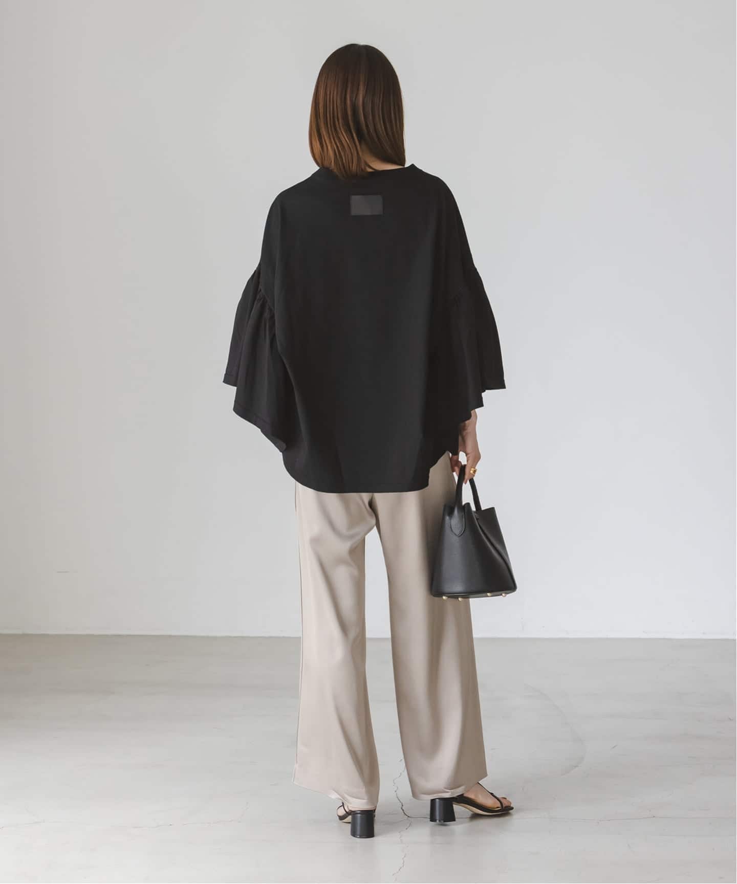 追加》COG THE BIGSMOKE/コグザビッグスモーク LAURA GATHERED SLV TOP