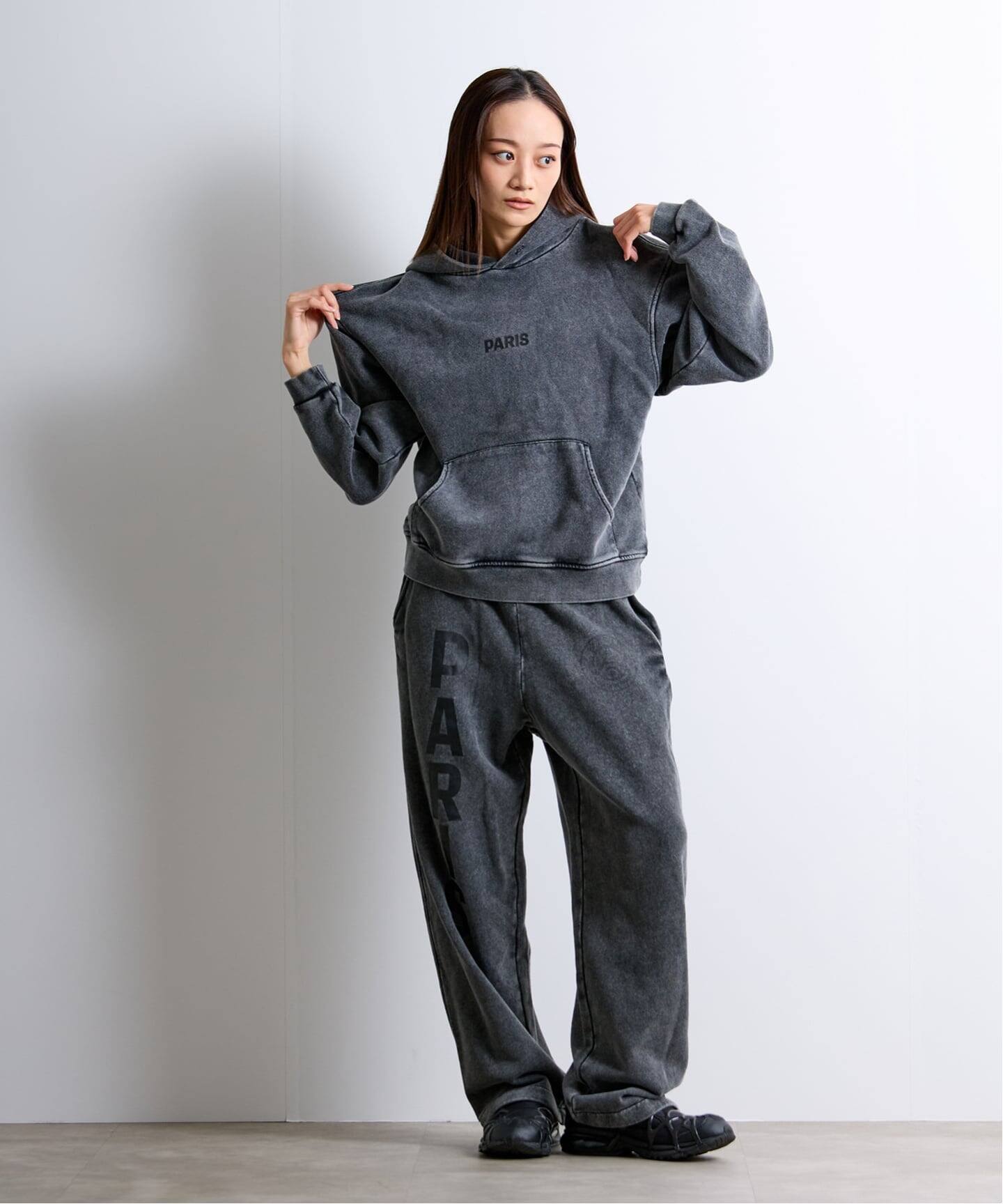 Paris Saint-Germain (パリサンジェルマン) ★★ ① 24070340000310 LOUNGE SWEAT HOODIE メンズ グレー XL パーカー 「Paris Saint-Germain/パリサンジェルマン」ロゴスウェット