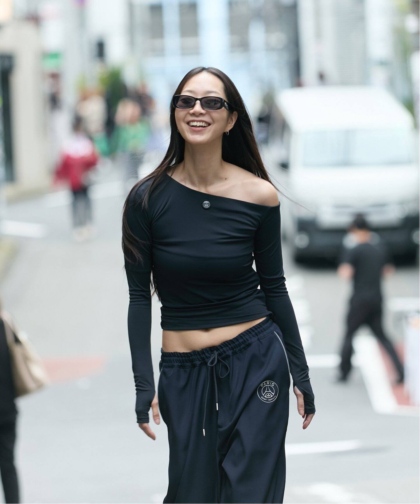 Paris Saint-Germain / パリ・サン＝ジェルマン】 ONE-SHOULDER TOPS