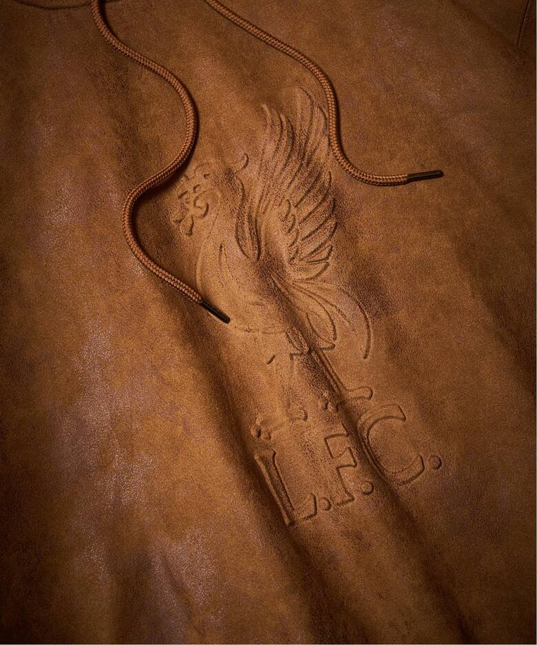Liverpool FC / リバプール FC】Fake Leather Emboss Hoodie（パーカー  