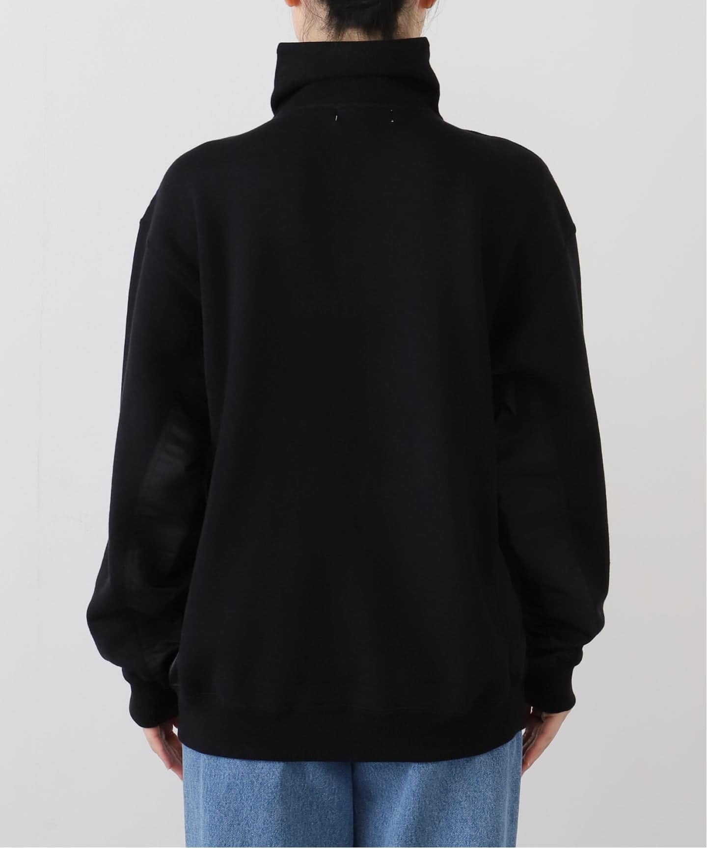 トップス TOGA TOO POCKET SWEAT PULLOVER - BLACK トップス TOGA TOO POCKET SWEAT PULLOVER - BLACK TOGA TOO