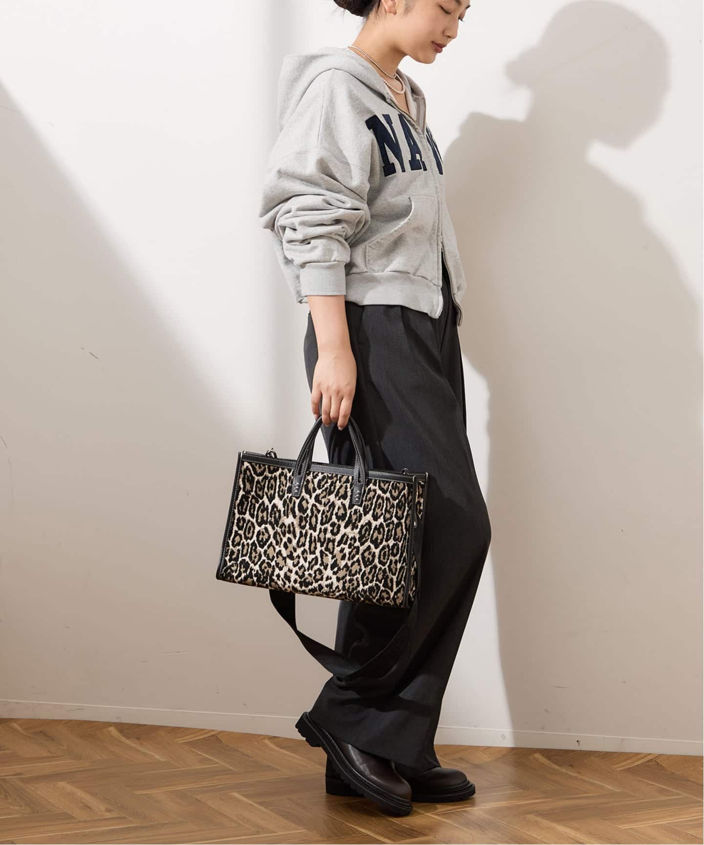 INSCRIRE /アンスクリア】Navy Zip Hoodie：パーカー（パーカー