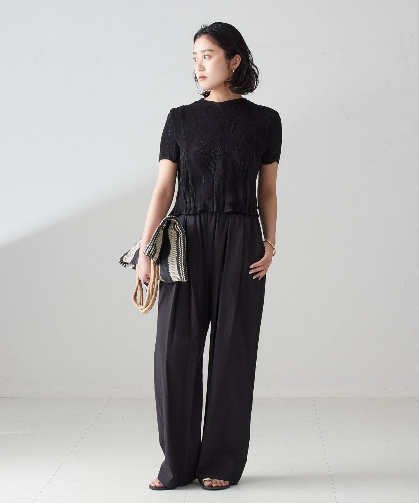 Gongdid Design ゴンディッドデザイン Wavy crop top ウェーブクロップドプリーツトップス 25-051-939-0004 ベージュ 1 Gongdid Design】Wavy crop top プリーツウェーブ クロップドトップス