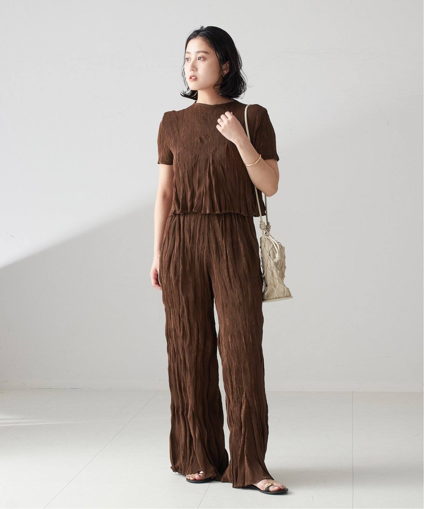 Gongdid Design/ゴンディッドデザイン】Wavy crop top：カットソー（T