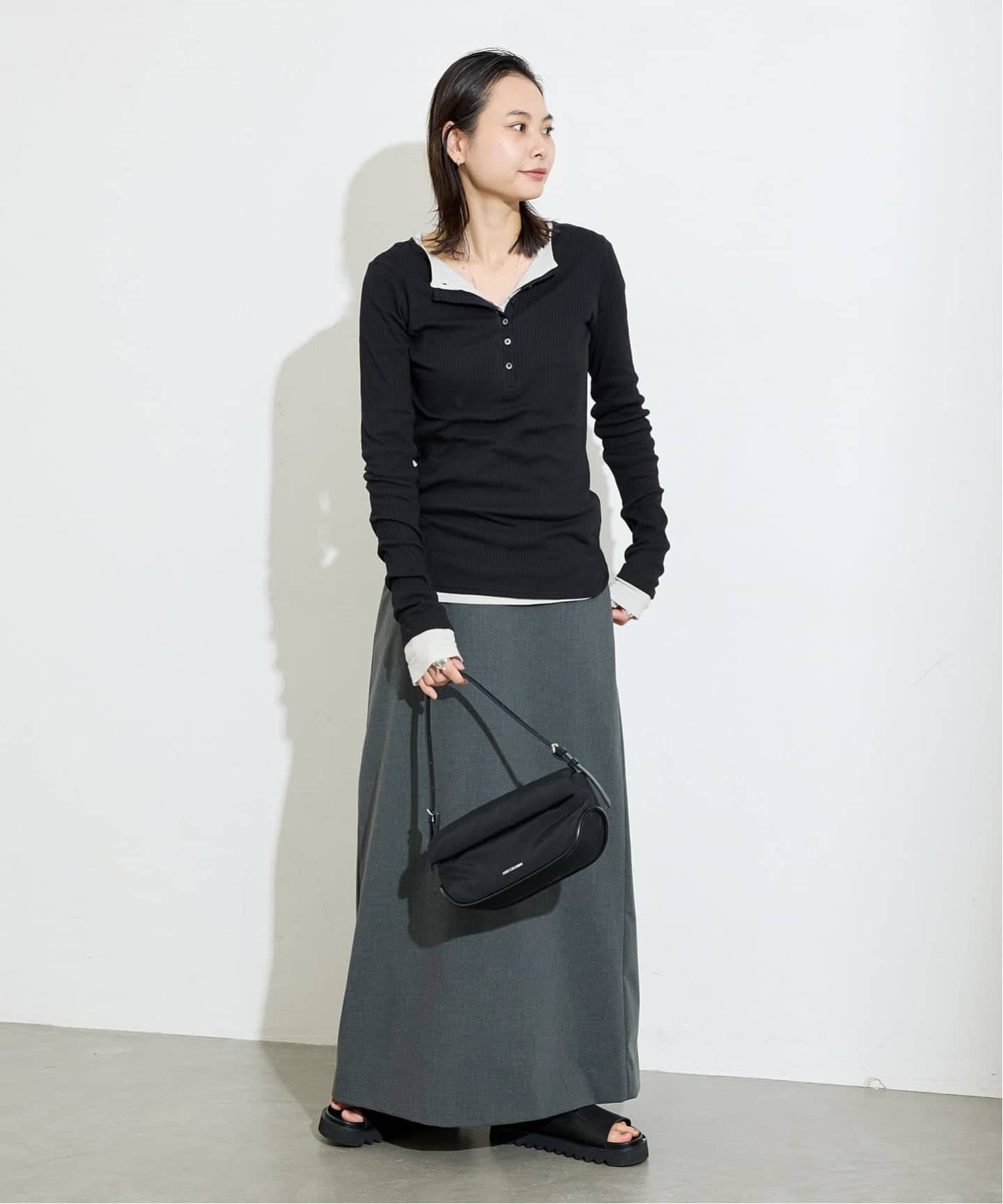 シアーヘンリーネックプルオーバー　ブラック シアーヘンリーネックプルオーバー(F OFF WHITE): トップス