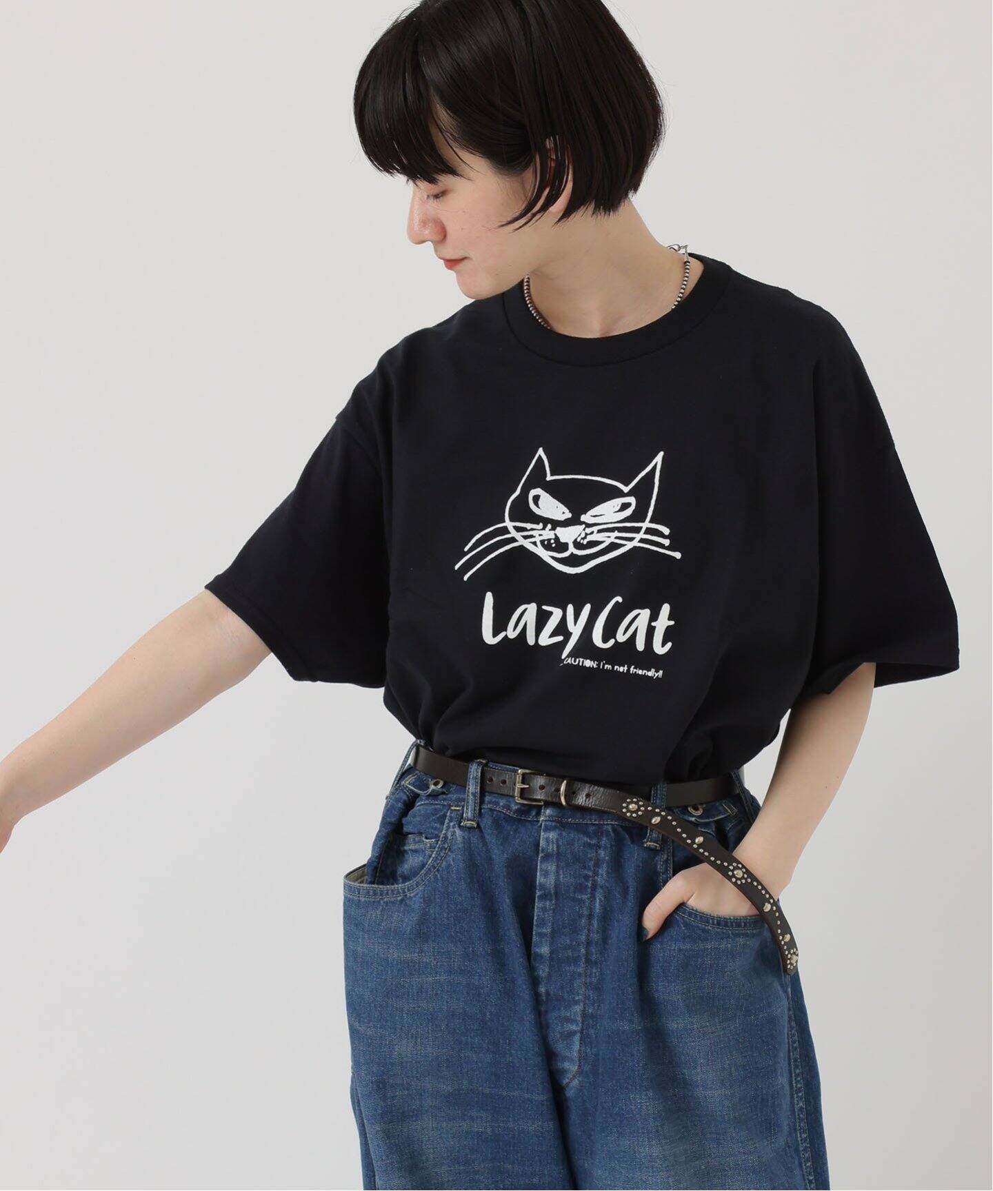 追加》CHIMALA LAZY CAT TEE (NEW)（Tシャツ／カットソー