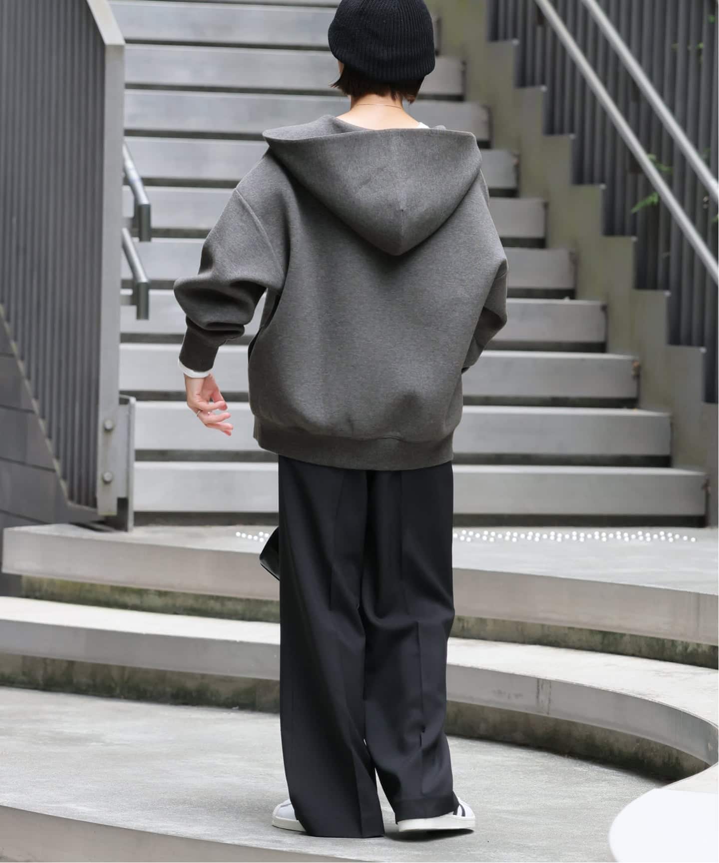 レリューム フーディーブルゾン グレー フリーサイズ 美品 レリューム フーディーブルゾン グレー フリーサイズ 美品