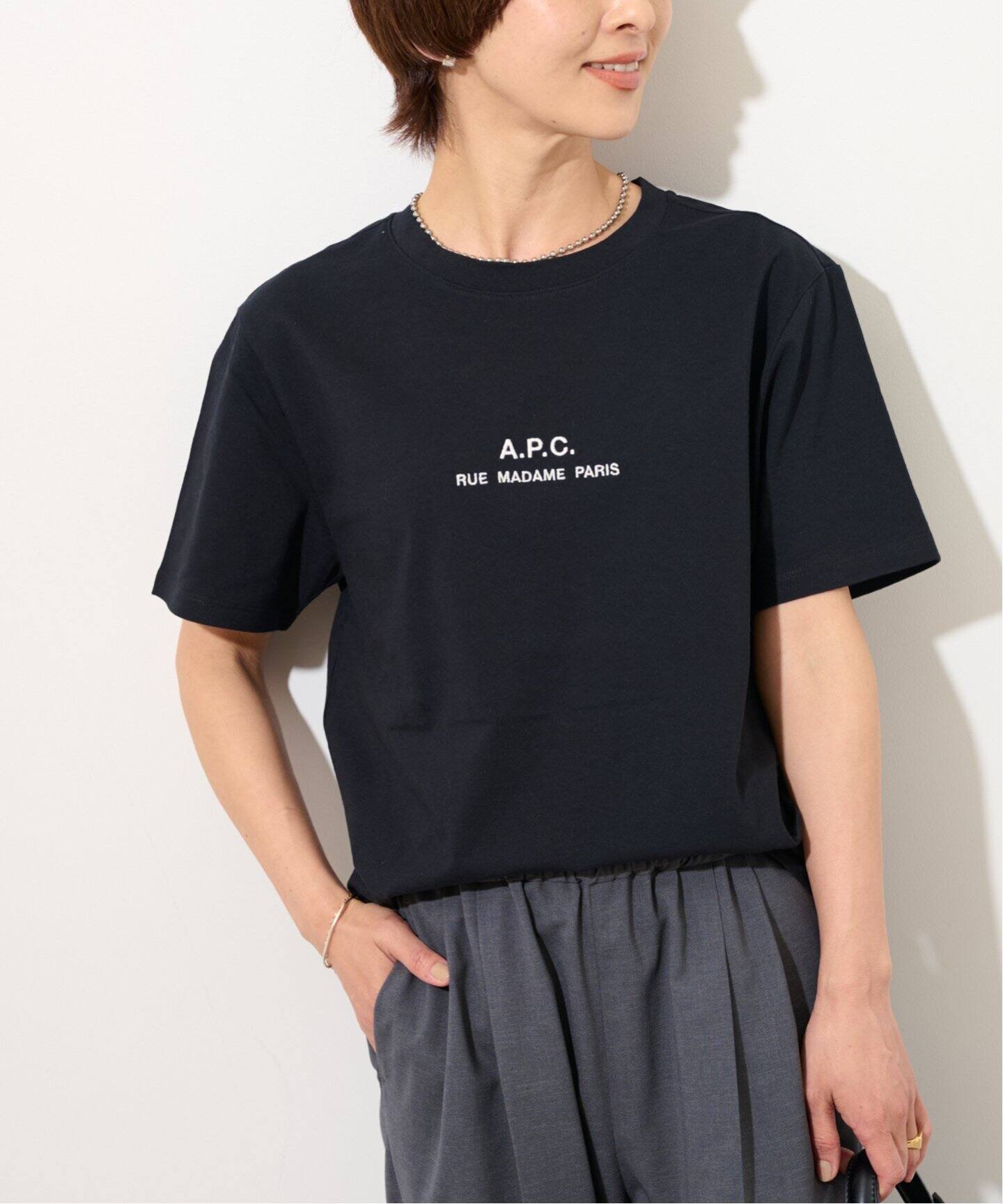 予約》【A.P.C./アー・ペー・セー】T-SHIRT PETITE RUE MADAME H：T  