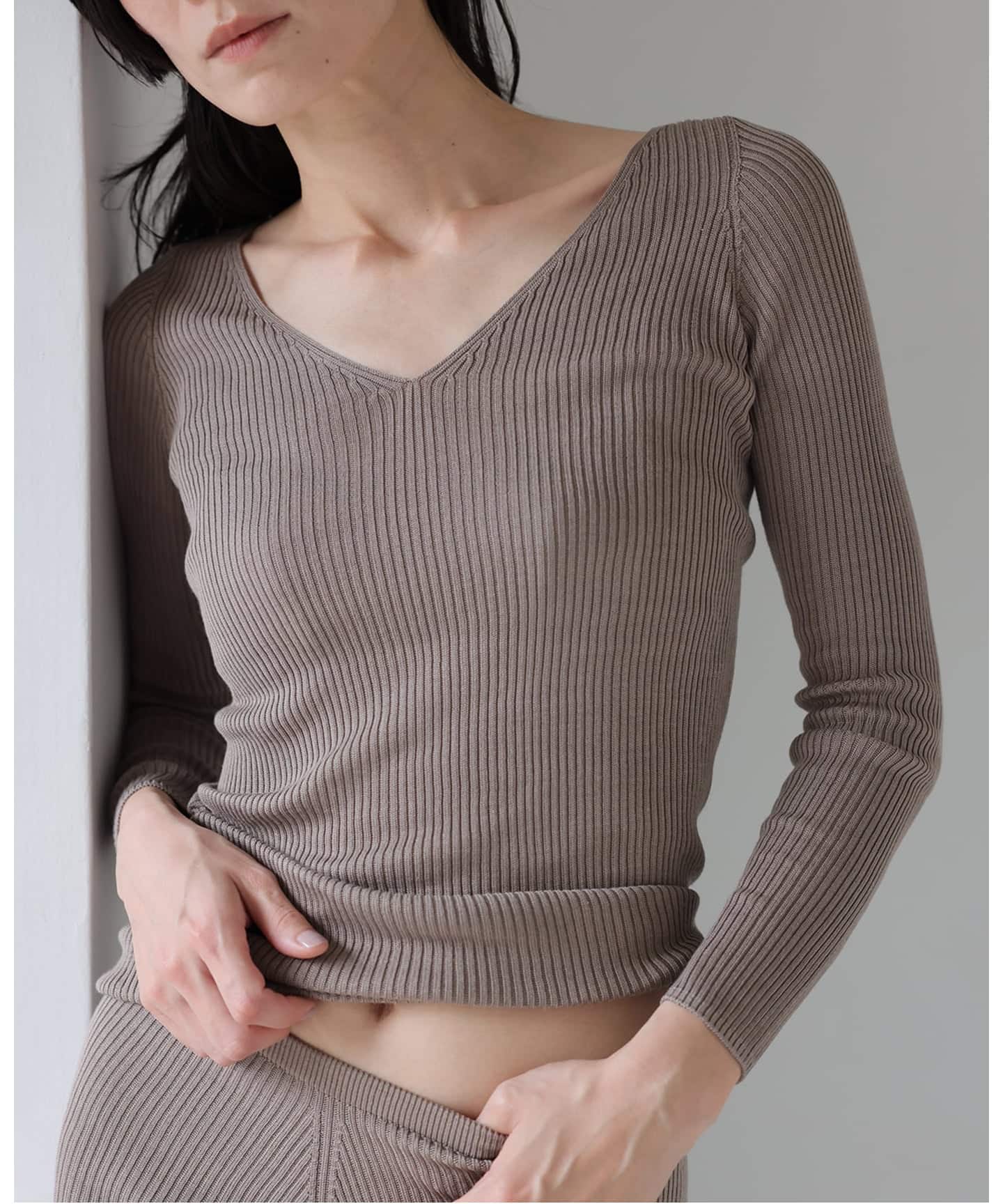 emily week シルク混リブVネックプルオーバー シルク混リブVネックプルオーバー（Tシャツ／カットソー）｜EMILY WEEK