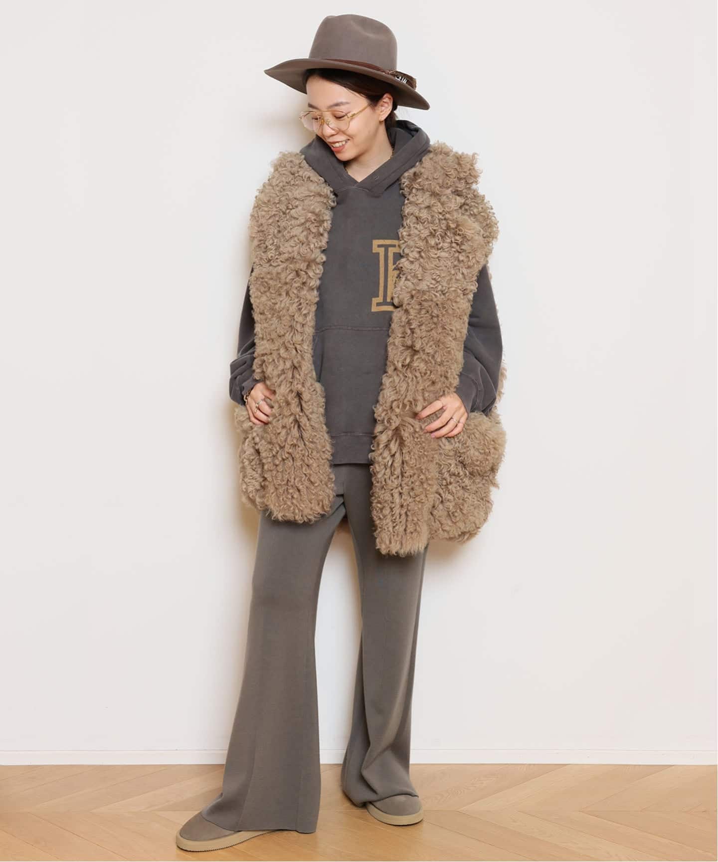 REMI RELIEF/レミレリーフ】LOGO フーディー（スウェット