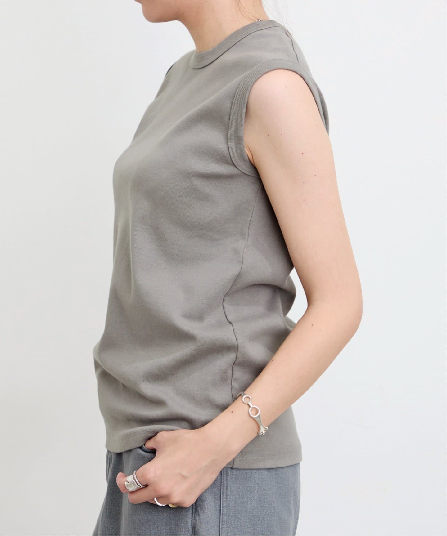GOOD GRIEF!/グッド グリーフ】 CREW NECK NO SLEEVE TOP