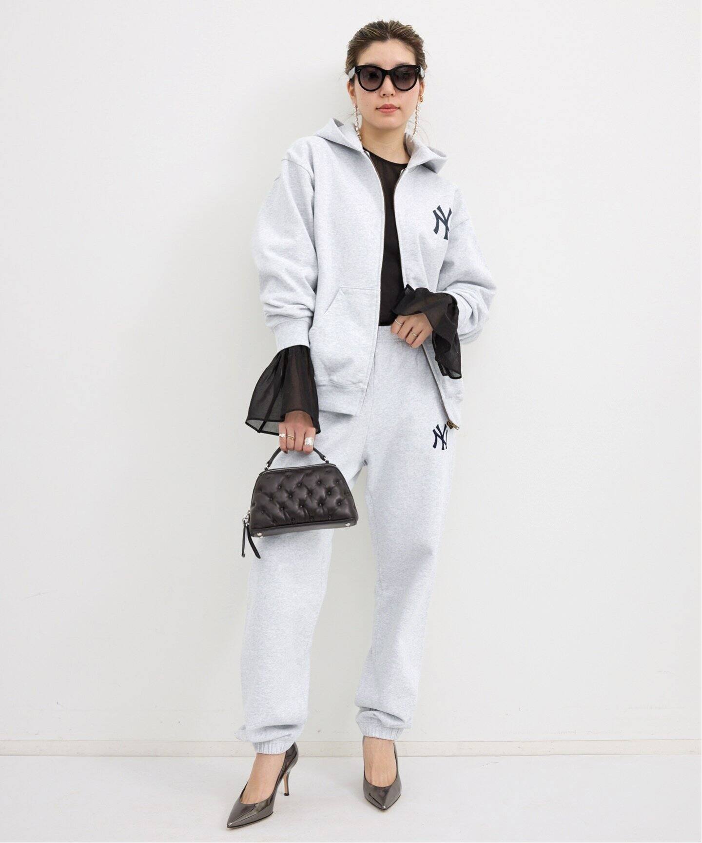 SPORTY&RICH/スポーティアンドリッチ】 YANKEES SERIF ZIP HOODIE 