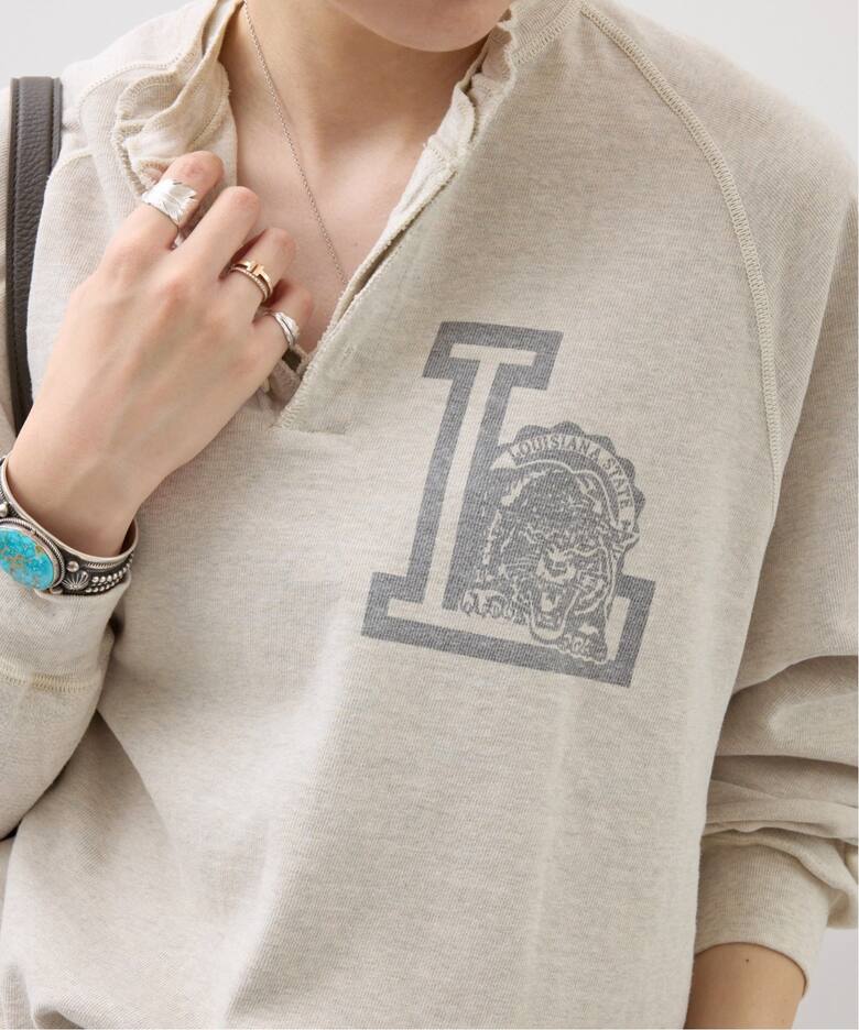 REMI RELIEF/レミ レリーフ】 HENLEY NECK PRINT TEE（Tシャツ 